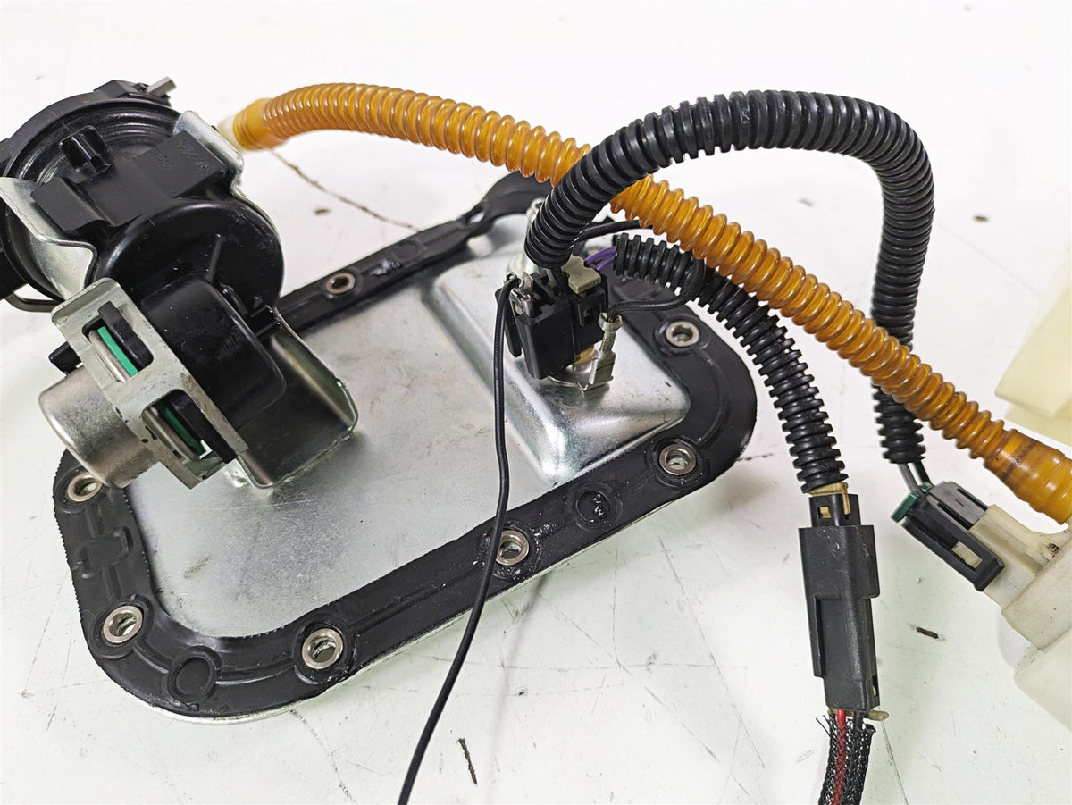2016 Harley FLSTC Softail Heritage Fuel Gas Petrol Pump TESTED 75252-11A {{ shop.shopifyCountryName }} - Mototech271
