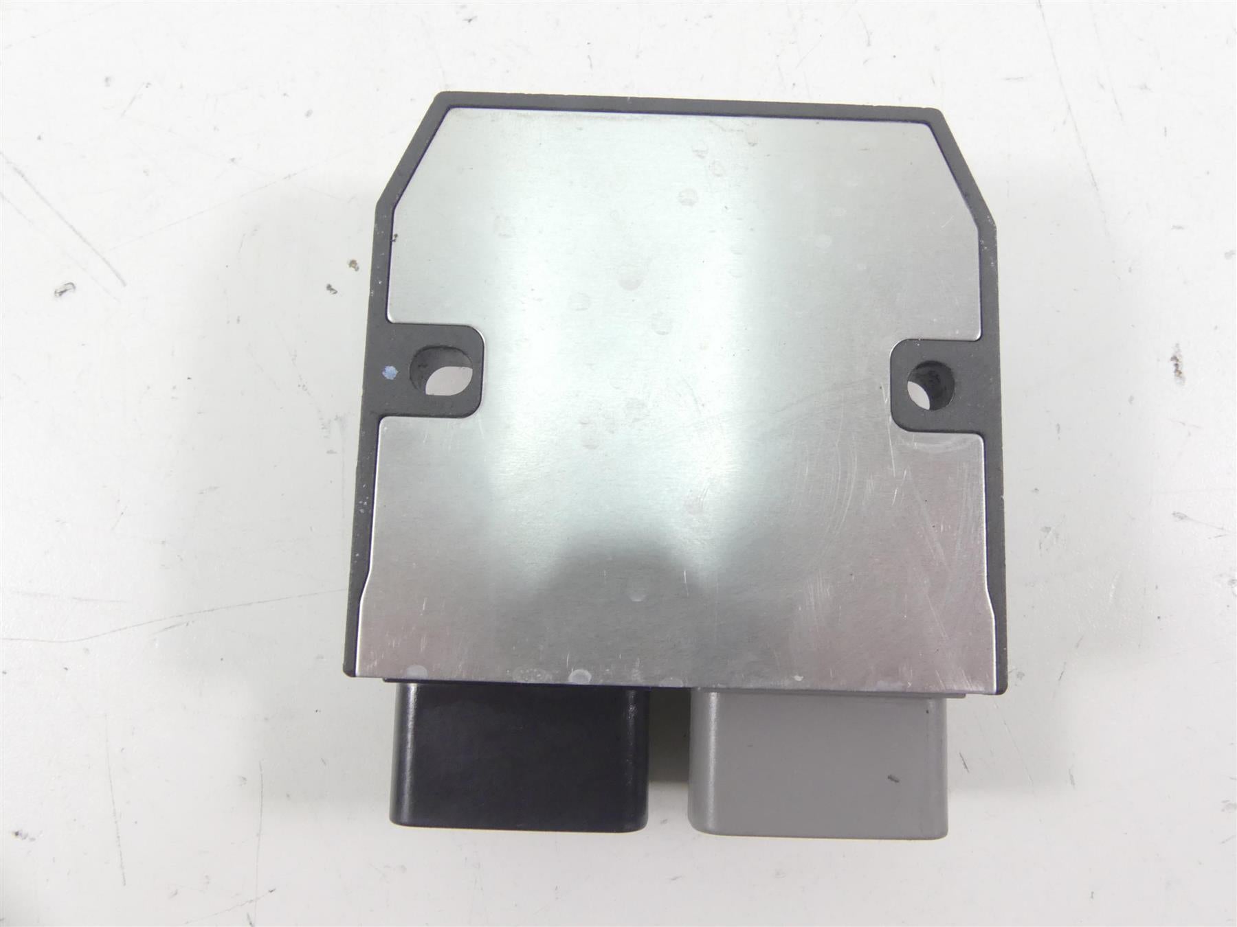2006 Yamaha Roadliner XV1900 Rectifier Voltage Regulator FH012AA 1D7-81960-00-00 {{ shop.shopifyCountryName }} - Mototech271