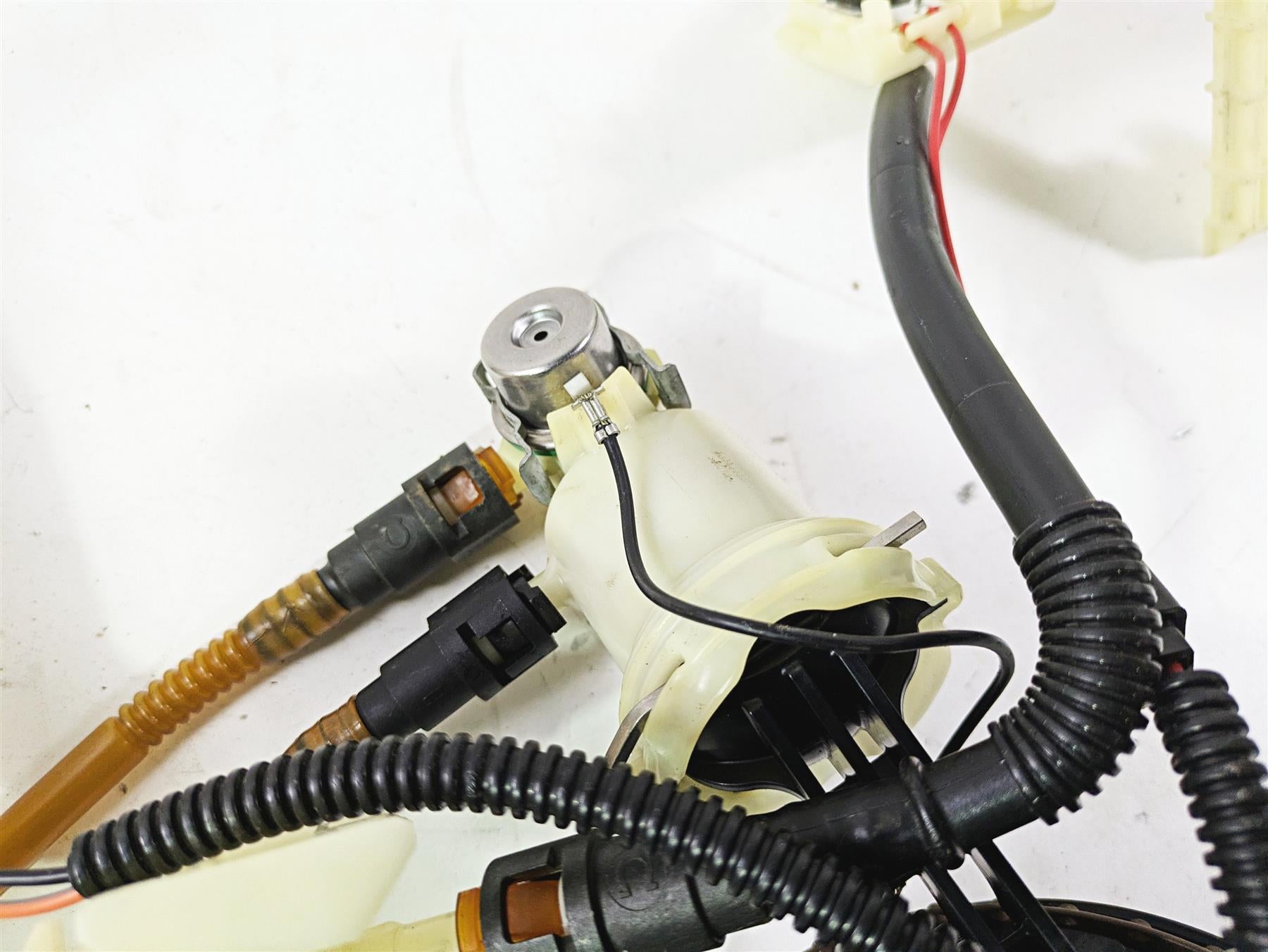2011 Harley Touring FLHTCUSE CVO E-Glide Fuel Gas Petrol Pump 62908-08 75069-08 {{ shop.shopifyCountryName }} - Mototech271
