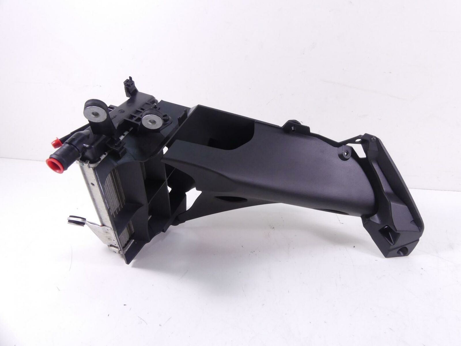 2014 BMW R1200 RT RTW K52 Left Radiator Fan Hoses Set 17118546408 {{ shop.shopifyCountryName }} - Mototech271