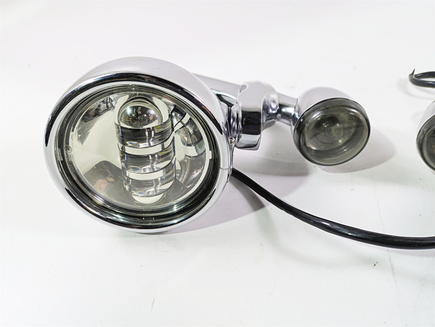 2007 Harley Touring FLHRSE CVO Road King Front Spotlight Turn Signals 68614-03 {{ shop.shopifyCountryName }} - Mototech271
