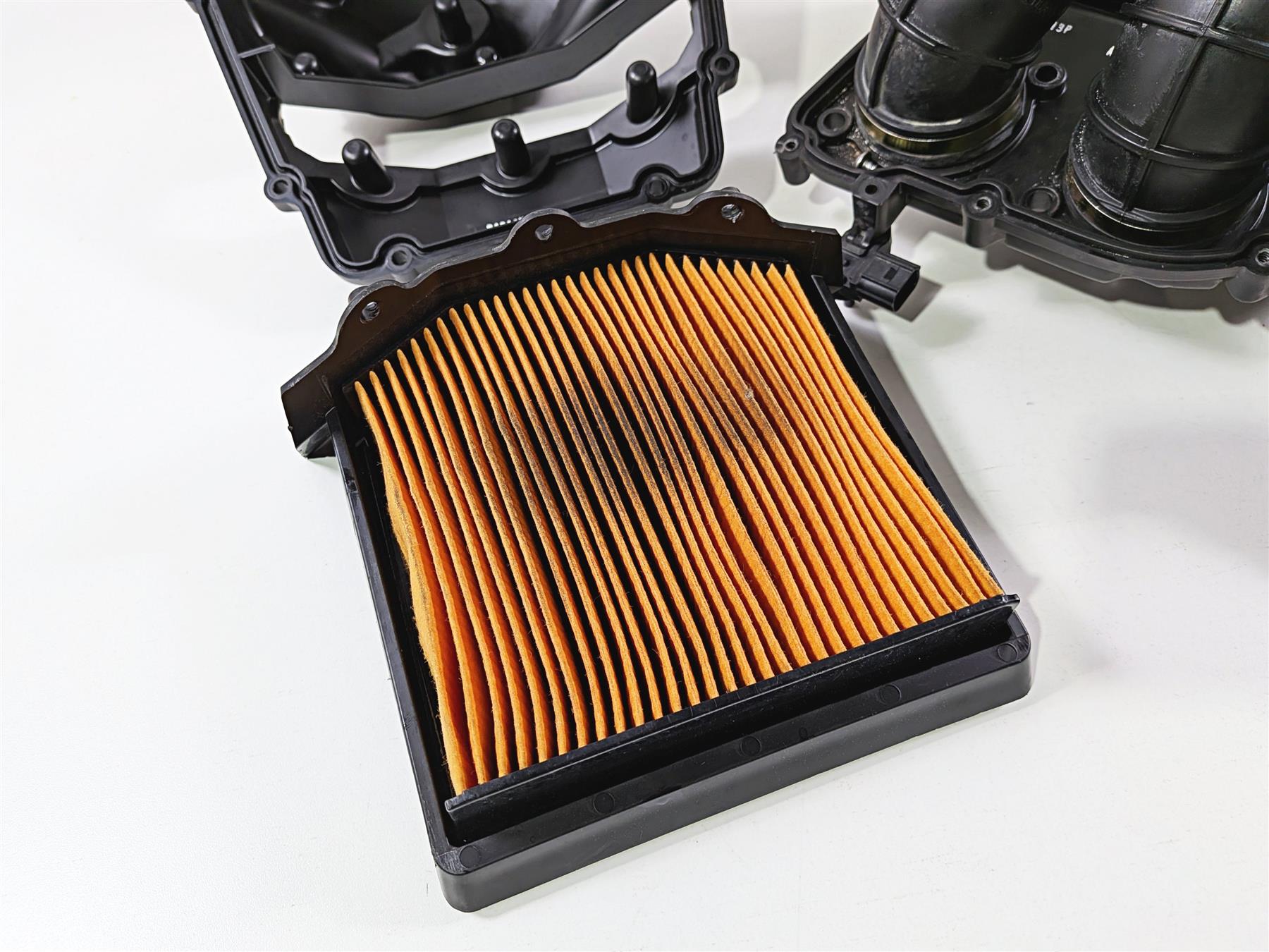 2022 Triumph Tiger 900 GT Pro Air Box Cleaner Breather & Tubes Set T2209565 {{ shop.shopifyCountryName }} - Mototech271