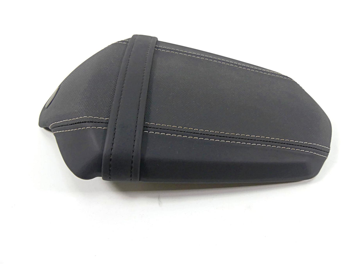 2022 Triumph Speed Triple 1200 RS Nice Rear Passenger Seat Saddle T2317015 {{ shop.shopifyCountryName }} - Mototech271