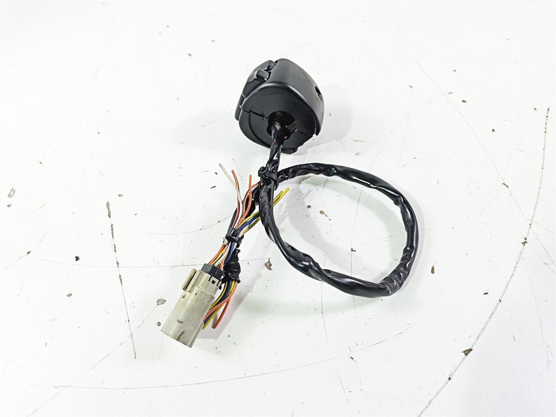 2012 Harley VRSCF Muscle V Rod Left Hand Control Switch - Read 71682-06A {{ shop.shopifyCountryName }} - Mototech271