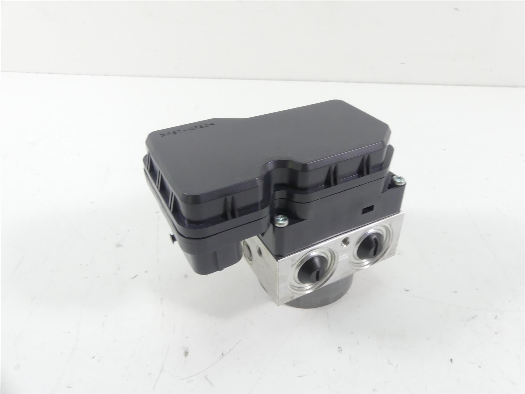 2013 Yamaha VMX17 V-Max 1700 Abs Brake Pump Pressure Module 2S3-85930-10-00 {{ shop.shopifyCountryName }} - Mototech271