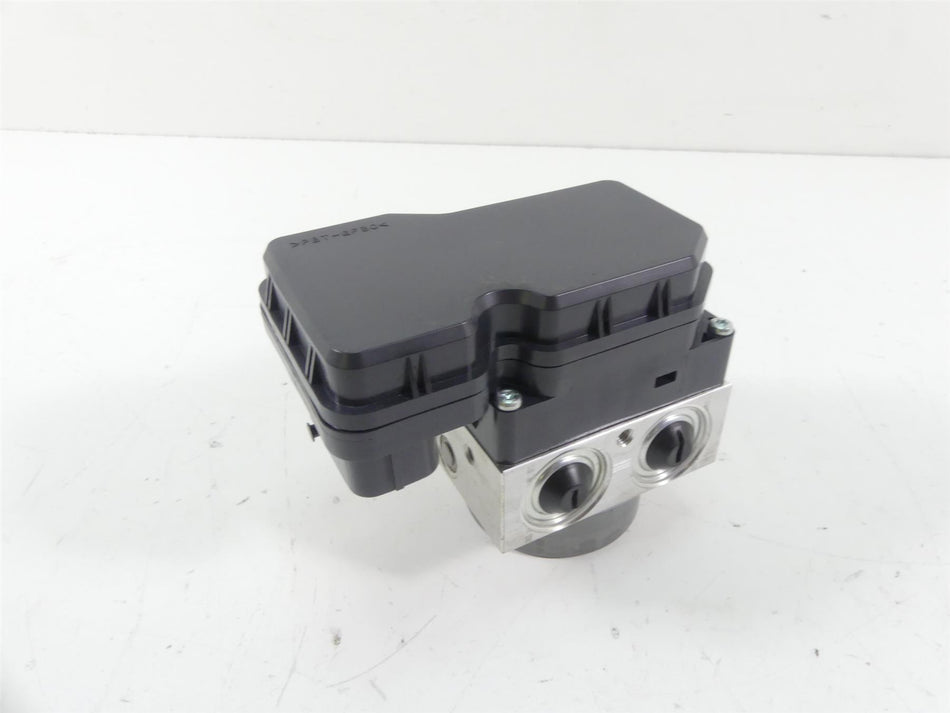 2013 Yamaha VMX17 V-Max 1700 Abs Brake Pump Pressure Module 2S3-85930-10-00 {{ shop.shopifyCountryName }} - Mototech271
