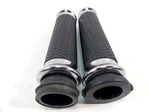 2016 Harley Softail FLS Slim Left Right Avon Hand Grip Set