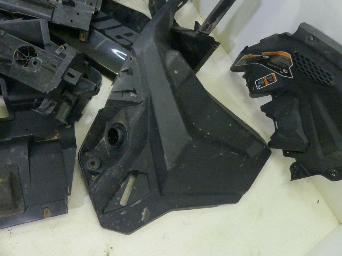 2018 Can Am Maverick X3 X DS Turbo R Plastic Body Fairings Covers Set 705009508 {{ shop.shopifyCountryName }} - Mototech271