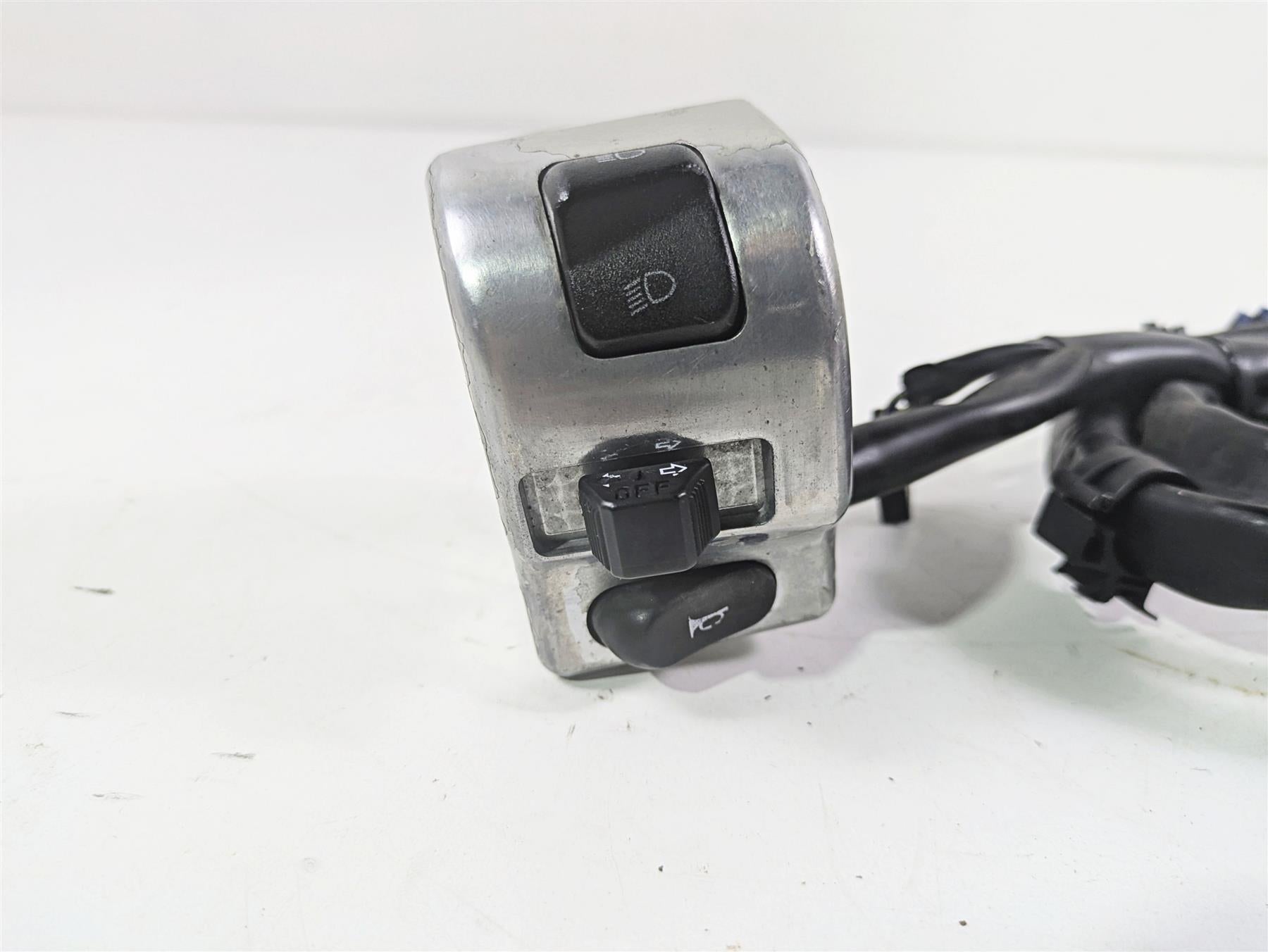 2006 Yamaha XVS650 V-Star Classic Left Hand Control Switch 5VN-83973-20-00 {{ shop.shopifyCountryName }} - Mototech271