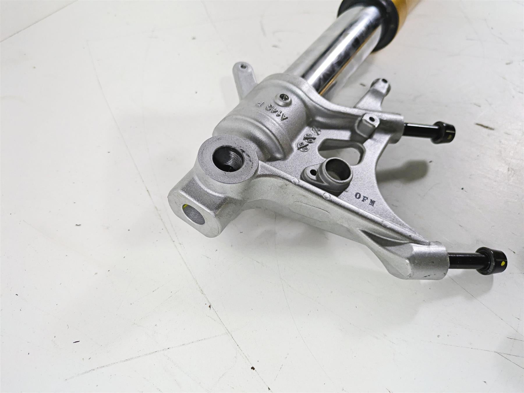 2021 Aprilia RS660 Bent Front Forks Leg Set R 2B006359 L 2B006360 {{ shop.shopifyCountryName }} - Mototech271