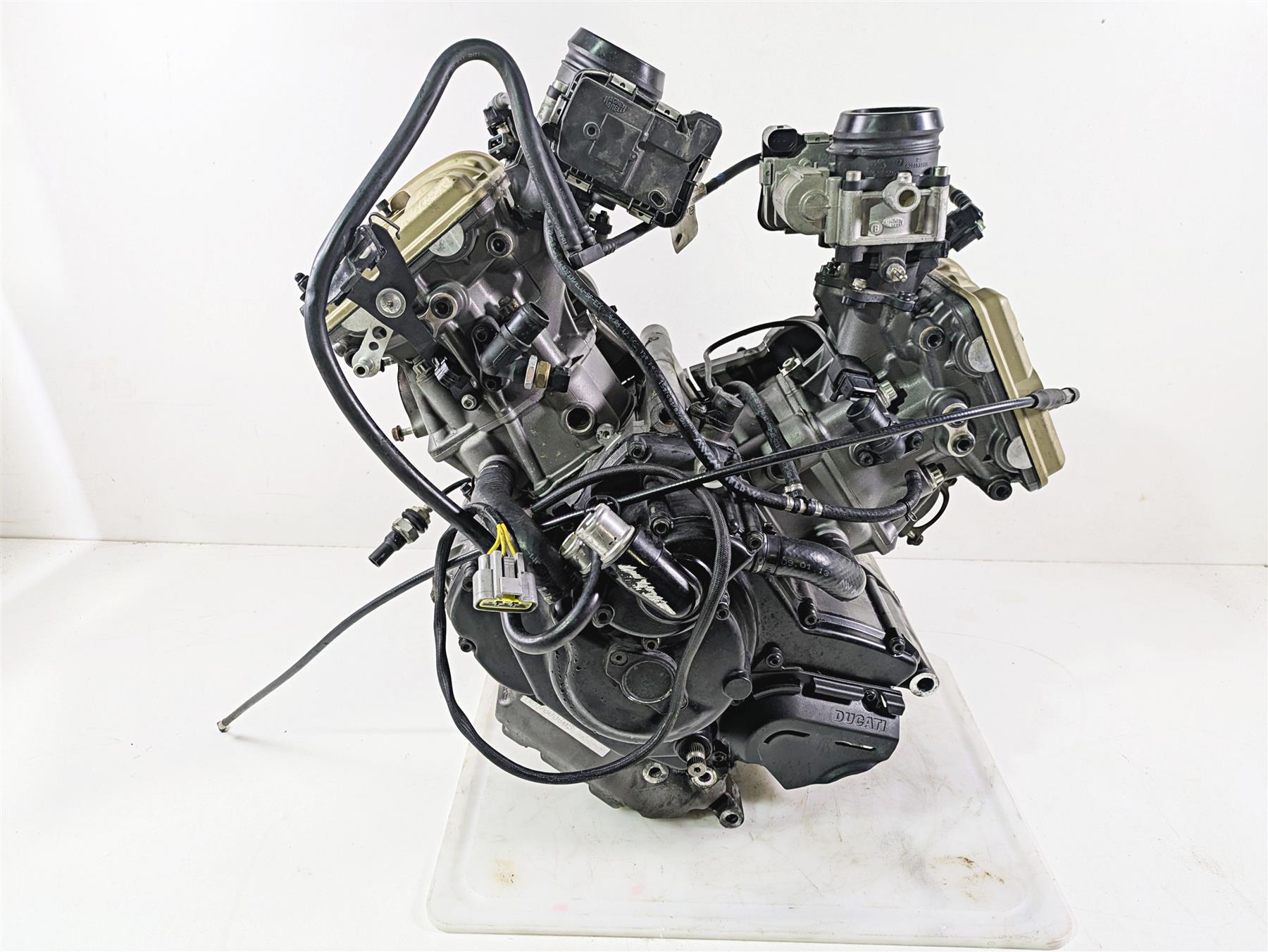 2013 Ducati Hypermotard 821 SP Engine Motor Tranny Throttle Bodies 22k 22522731A