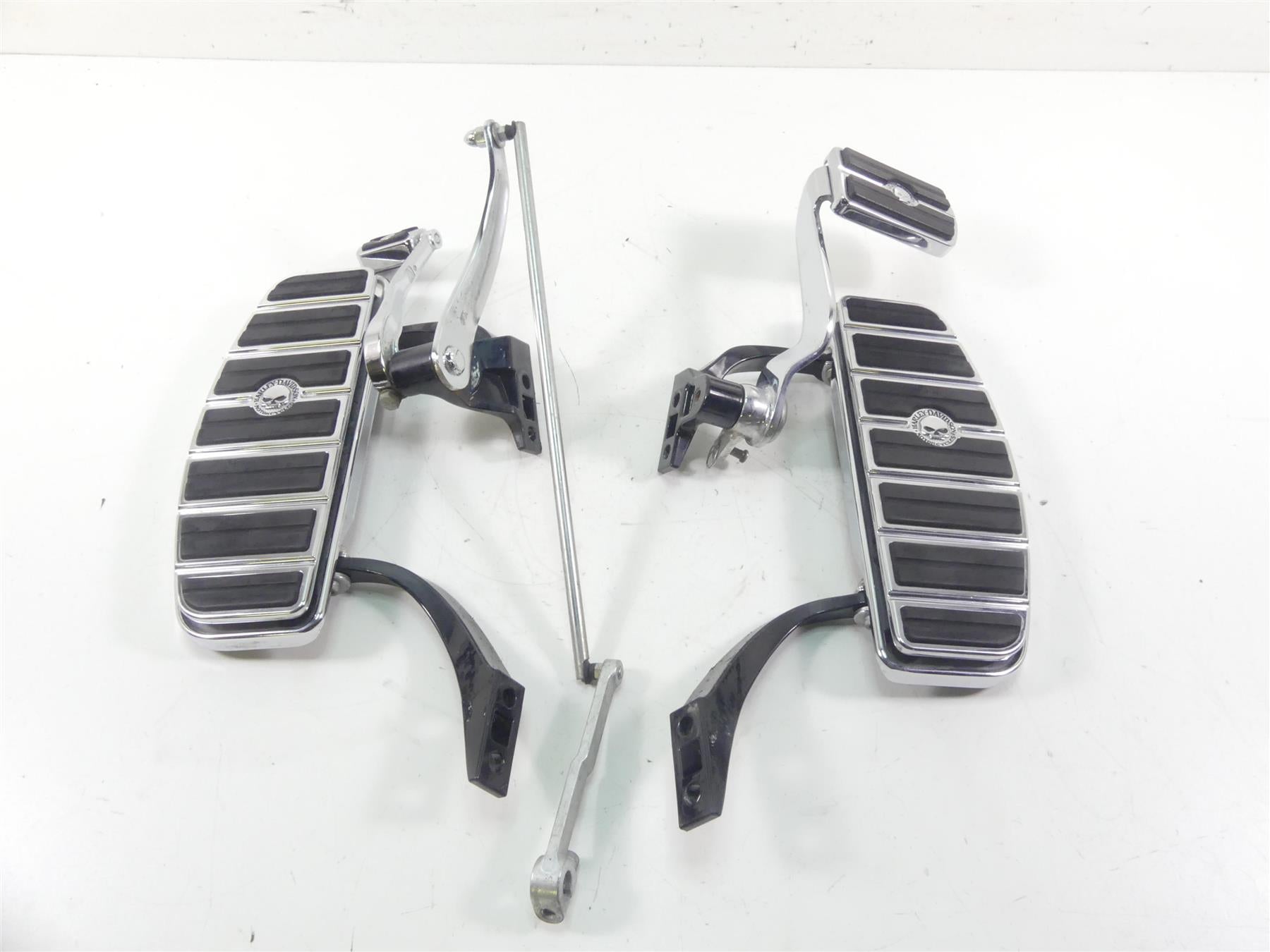 2015 Harley FLD Dyna Switchback Floor Board & Shifter Brake Pedal Set 50621-06A