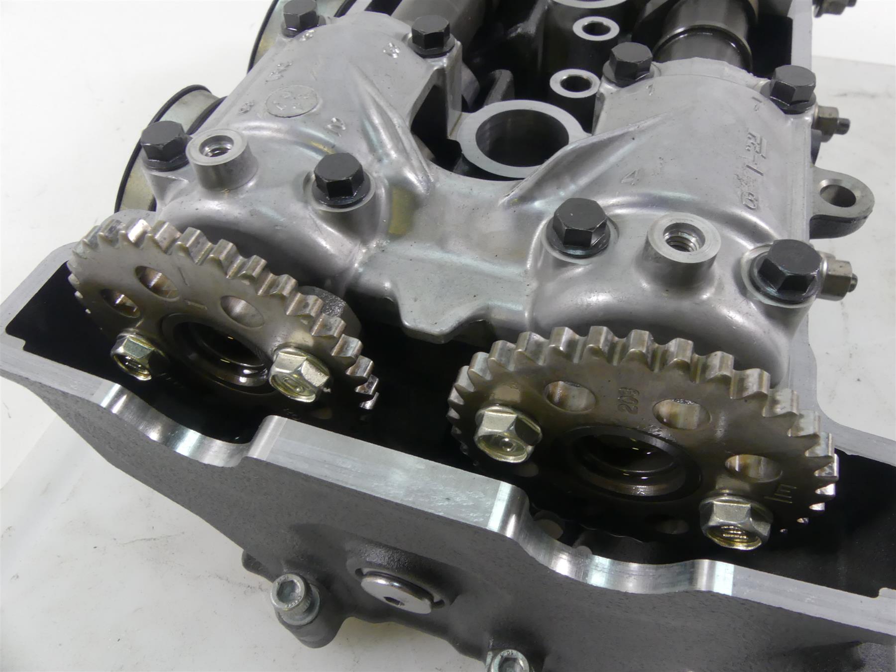 2015 Yamaha MT09 FZ09 Cylinderhead Cylinder Head 10K Only 1RC-11101-09-00 {{ shop.shopifyCountryName }} - Mototech271