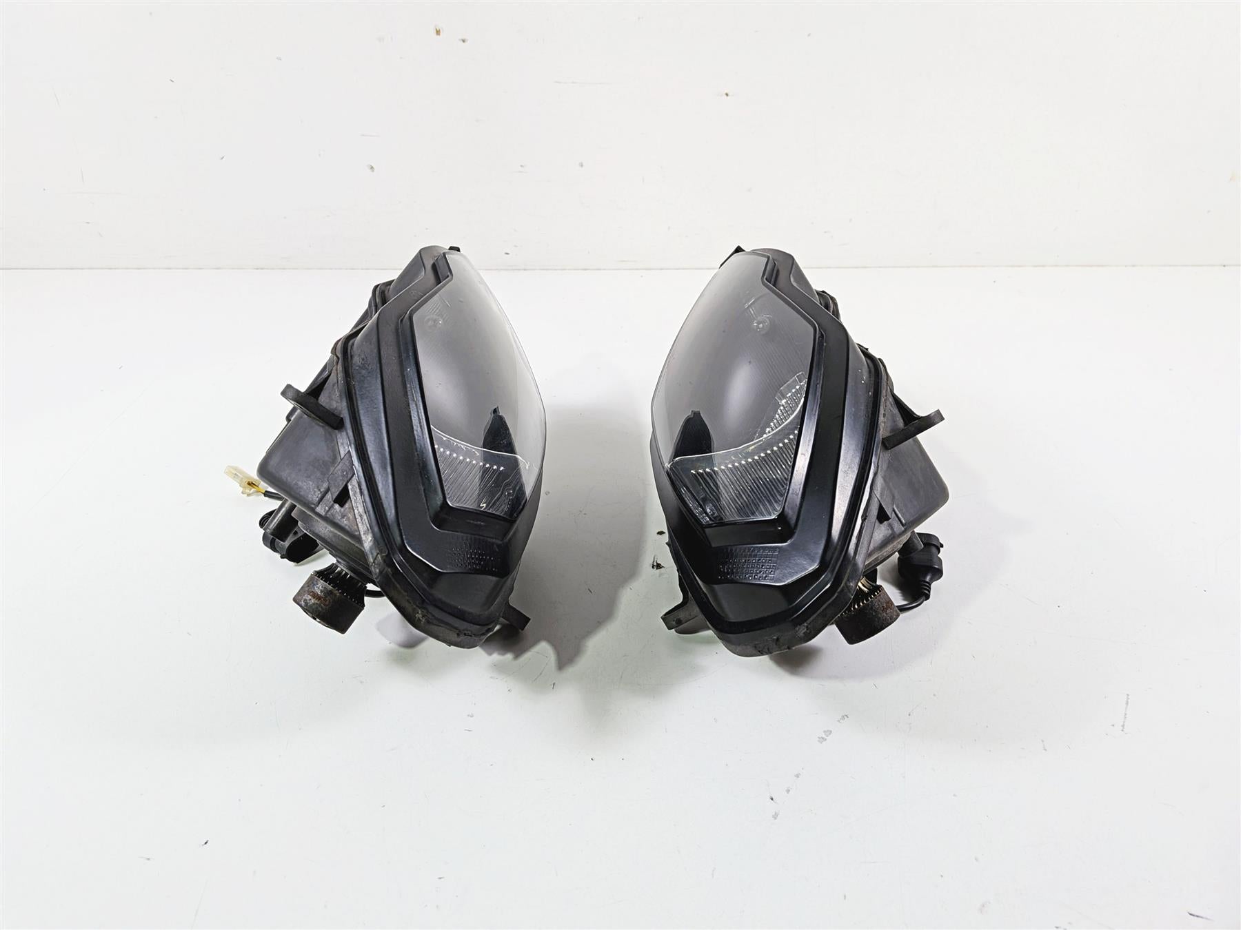 2008 Aprilia RSVR 1000 Factory Headlight Head Light Lamp Set AP8127152 AP8127283 {{ shop.shopifyCountryName }} - Mototech271