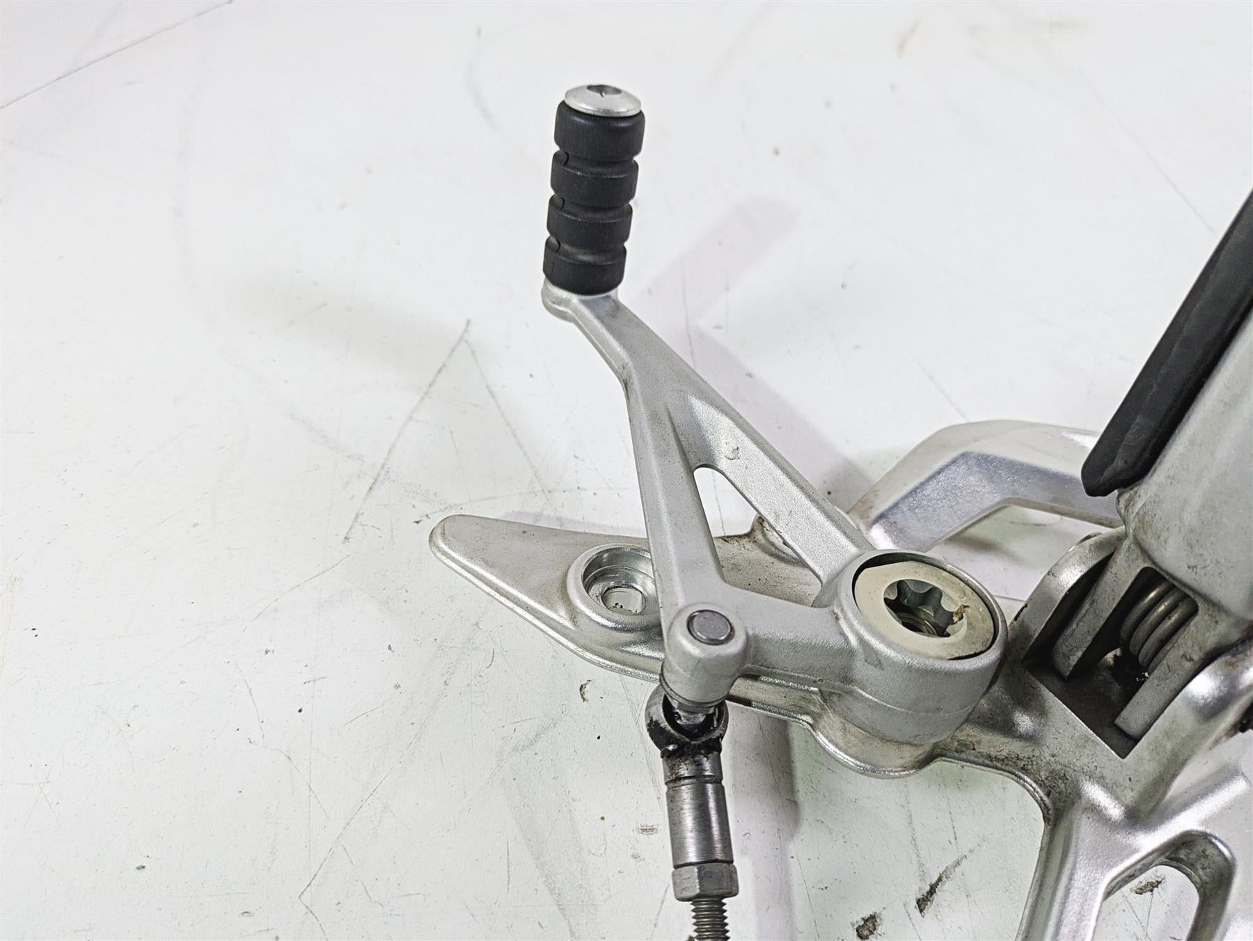 2016 BMW R1200RS K54 Left Rider Footpeg Set & Shifter 46718540796 {{ shop.shopifyCountryName }} - Mototech271