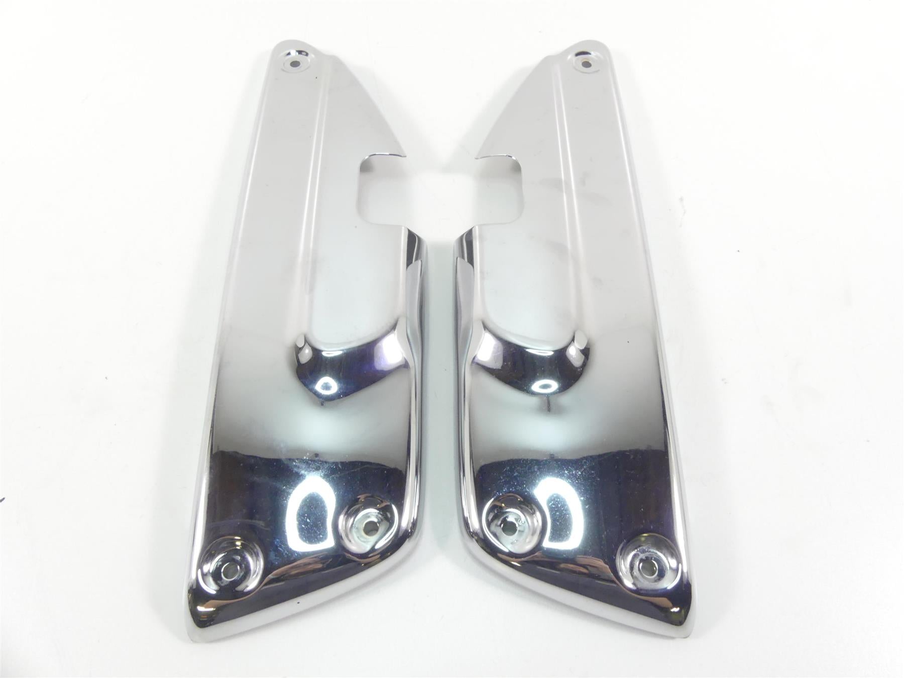 2013 Triumph Rocket 3 Touring Rear Chrome Guard Chrome Covers T2081436 T2081446 {{ shop.shopifyCountryName }} - Mototech271