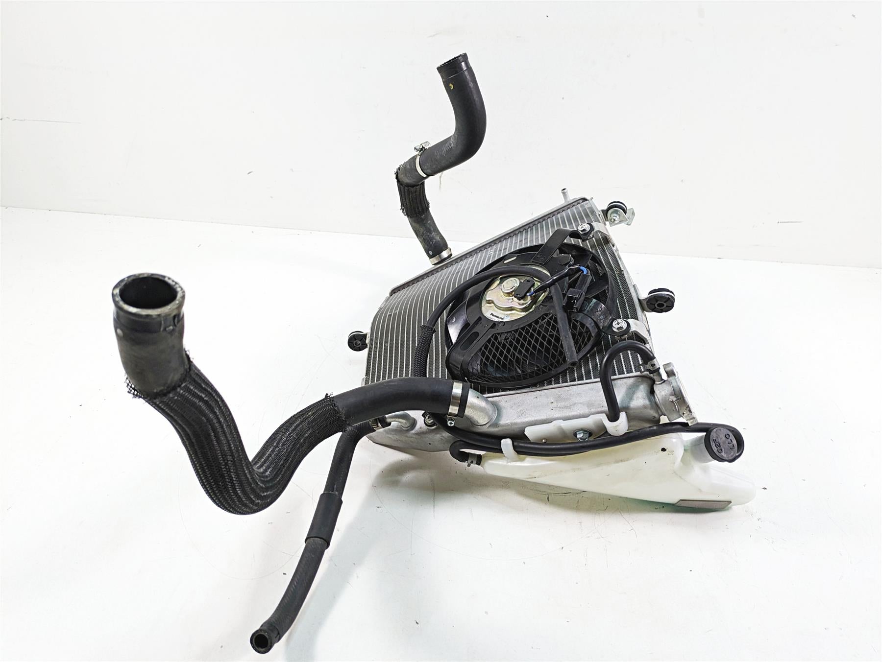 2022 Suzuki GSXR 750 Radiator Fan Reservoir Hoses Set 17710-14J00 {{ shop.shopifyCountryName }} - Mototech271