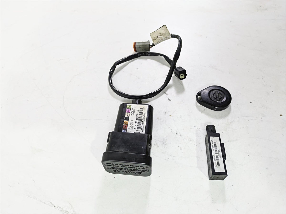 2011 Harley Touring FLHTCUSE CVO E-Glide Tssm Module Fob & Antenna 68924-07 {{ shop.shopifyCountryName }} - Mototech271