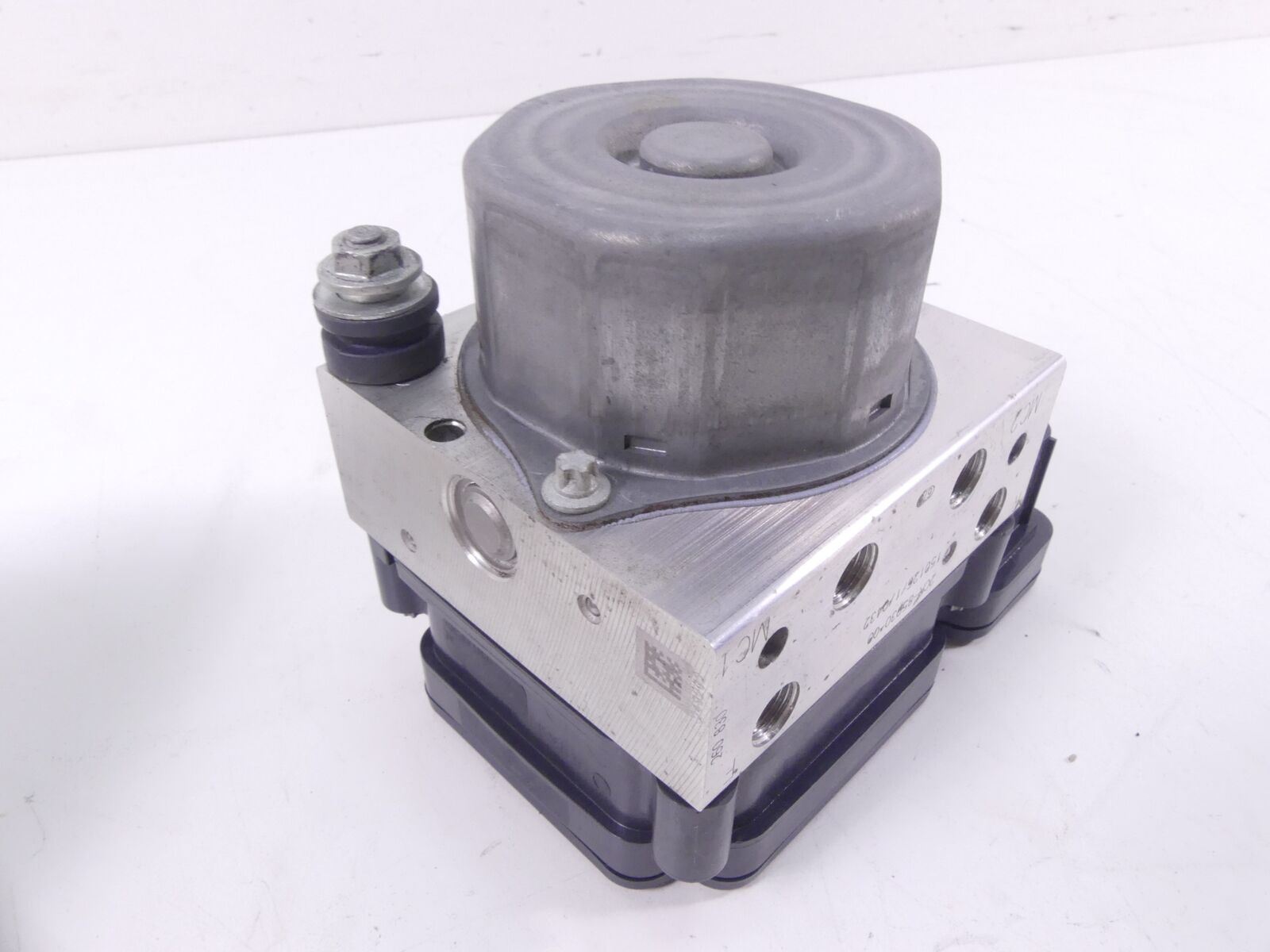 2015 Yamaha YZF-R1M Abs Brake Pump Module 2CR-85930-00-00 2CR-85930-09-00 {{ shop.shopifyCountryName }} - Mototech271