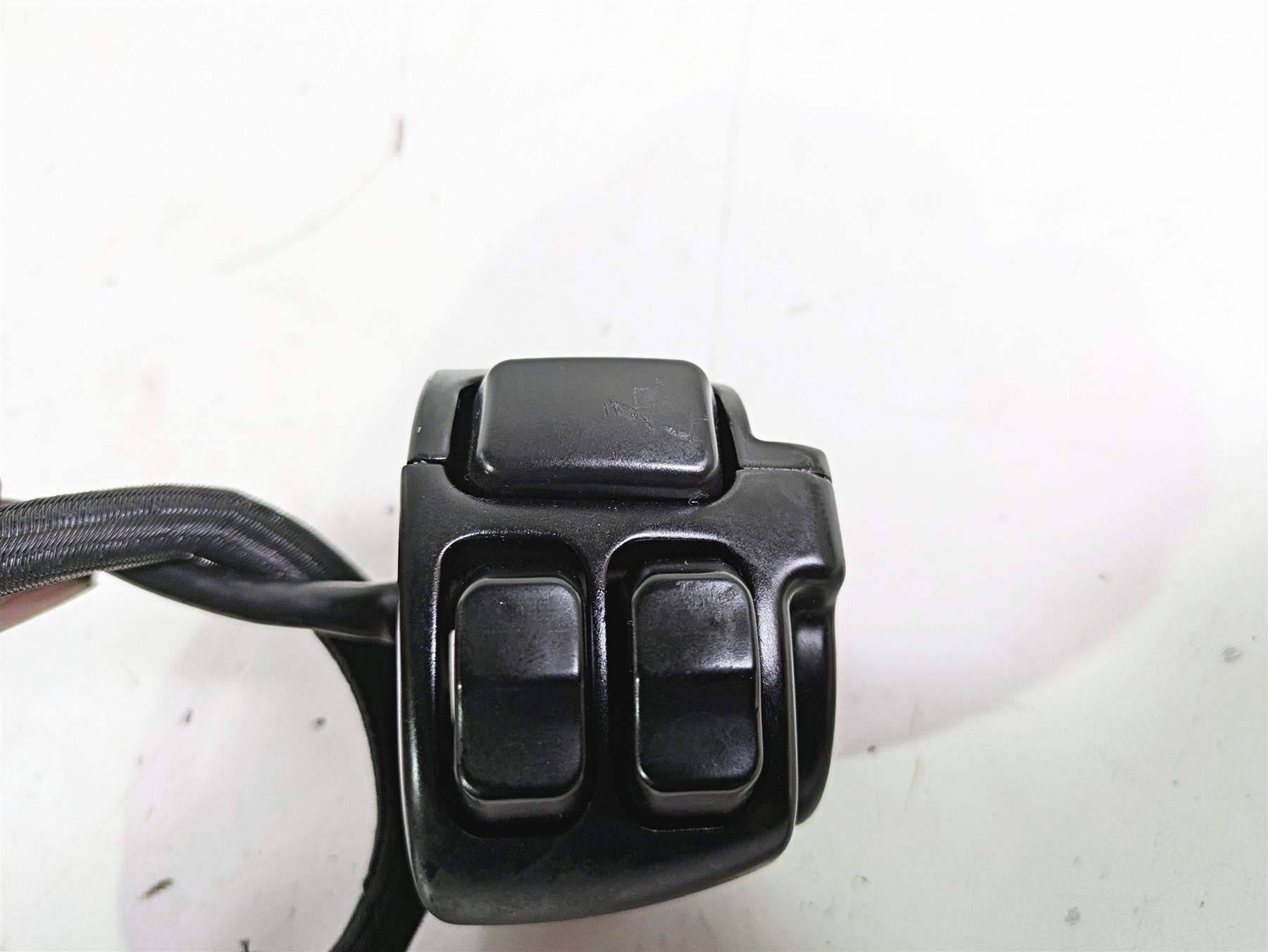 2016 Harley FXDL Dyna Low Rider Left Hand Control Switch - Read 71500372 {{ shop.shopifyCountryName }} - Mototech271