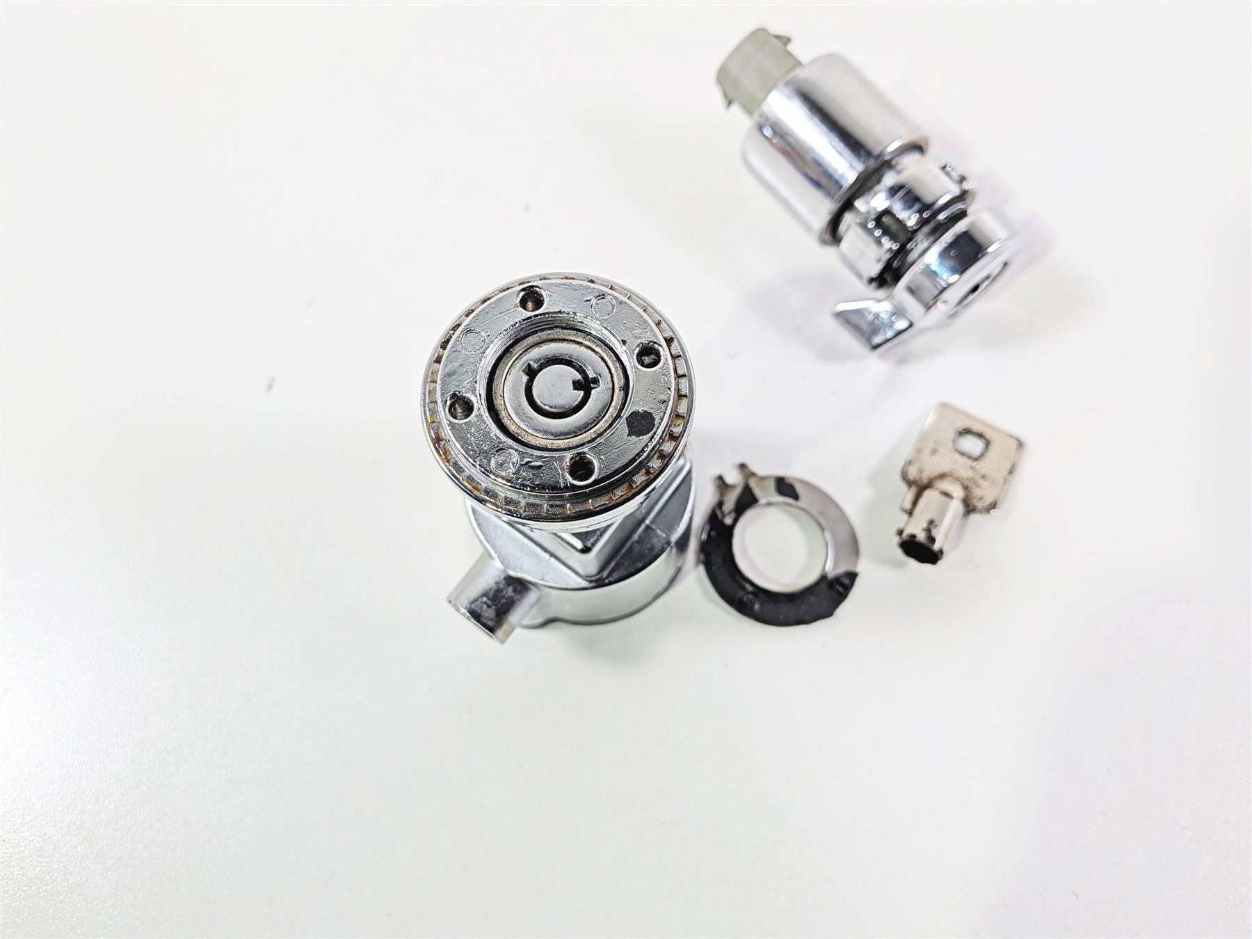 2014 Harley FXDL Dyna Low Rider Ignition Switch Key Lock Set 71475-06B {{ shop.shopifyCountryName }} - Mototech271