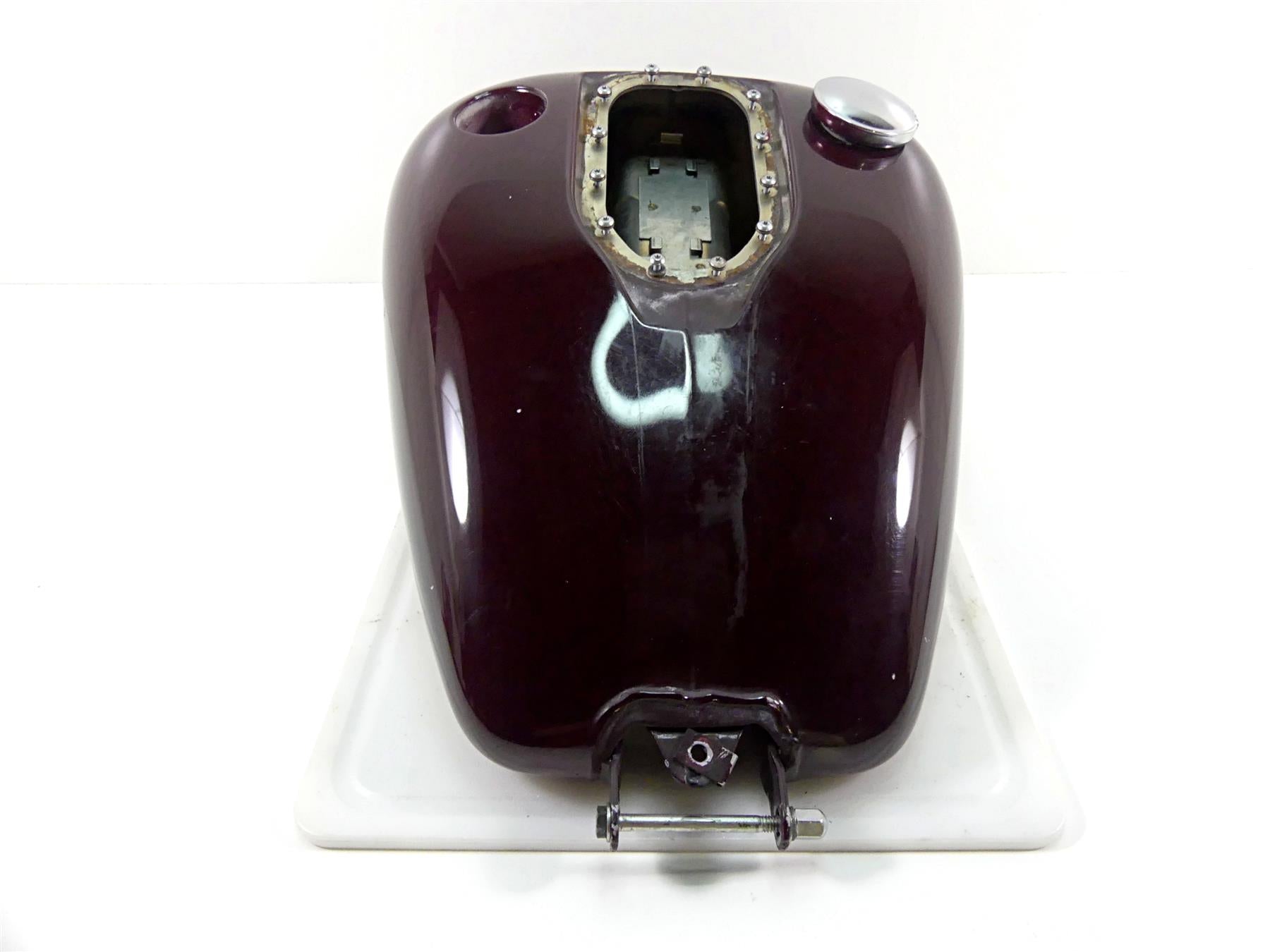 2017 Harley Dyna FXDB Street Bob Fuel Gas Petrol Tank -Dented 61000707 {{ shop.shopifyCountryName }} - Mototech271
