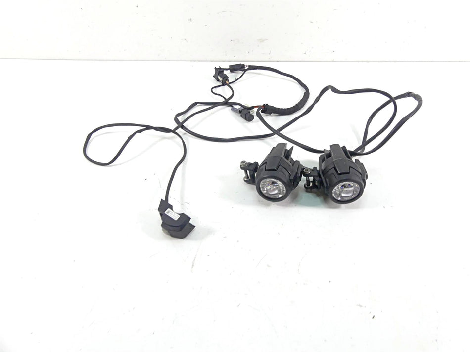 2016 BMW R1200GS Adv K51 Daytime Running Spot Light Set 63178532147 {{ shop.shopifyCountryName }} - Mototech271