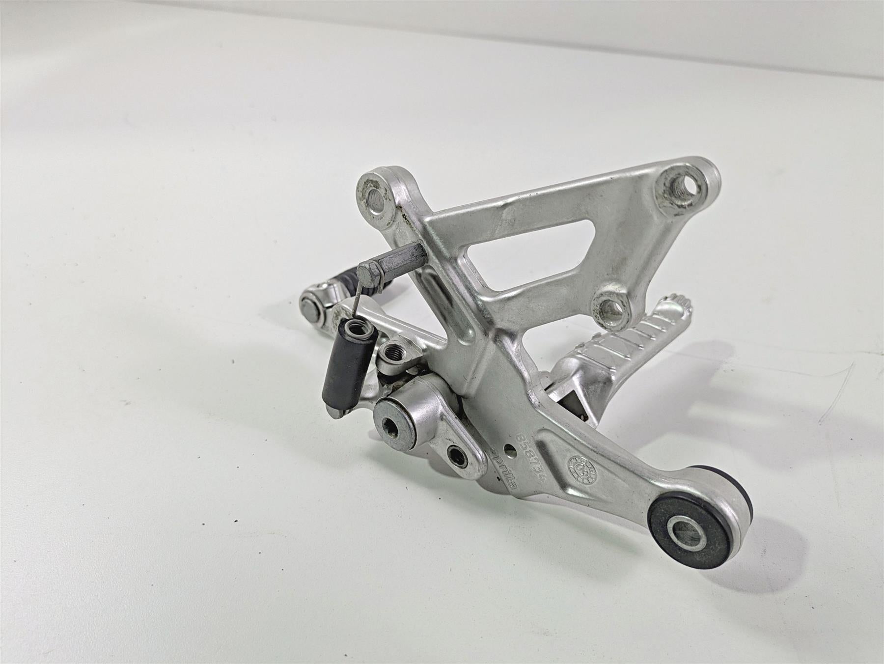 2017 Aprilia RSV 1100 Tuono V4 Factory Right Front Footpeg & Brake Ped 858734 {{ shop.shopifyCountryName }} - Mototech271