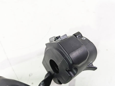 2024 Kawasaki ZX6R ZX636 Ninja Left Hand Turn Signal Control Switch 46091-0624 {{ shop.shopifyCountryName }} - Mototech271