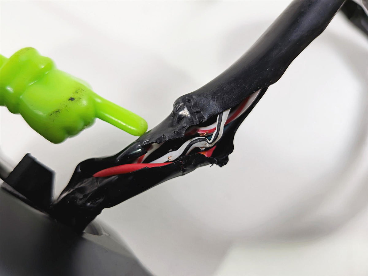 2014 Harley Touring FLHTK Electra Glide Left Hand Cruise Control Switch 71500128-Mototech271