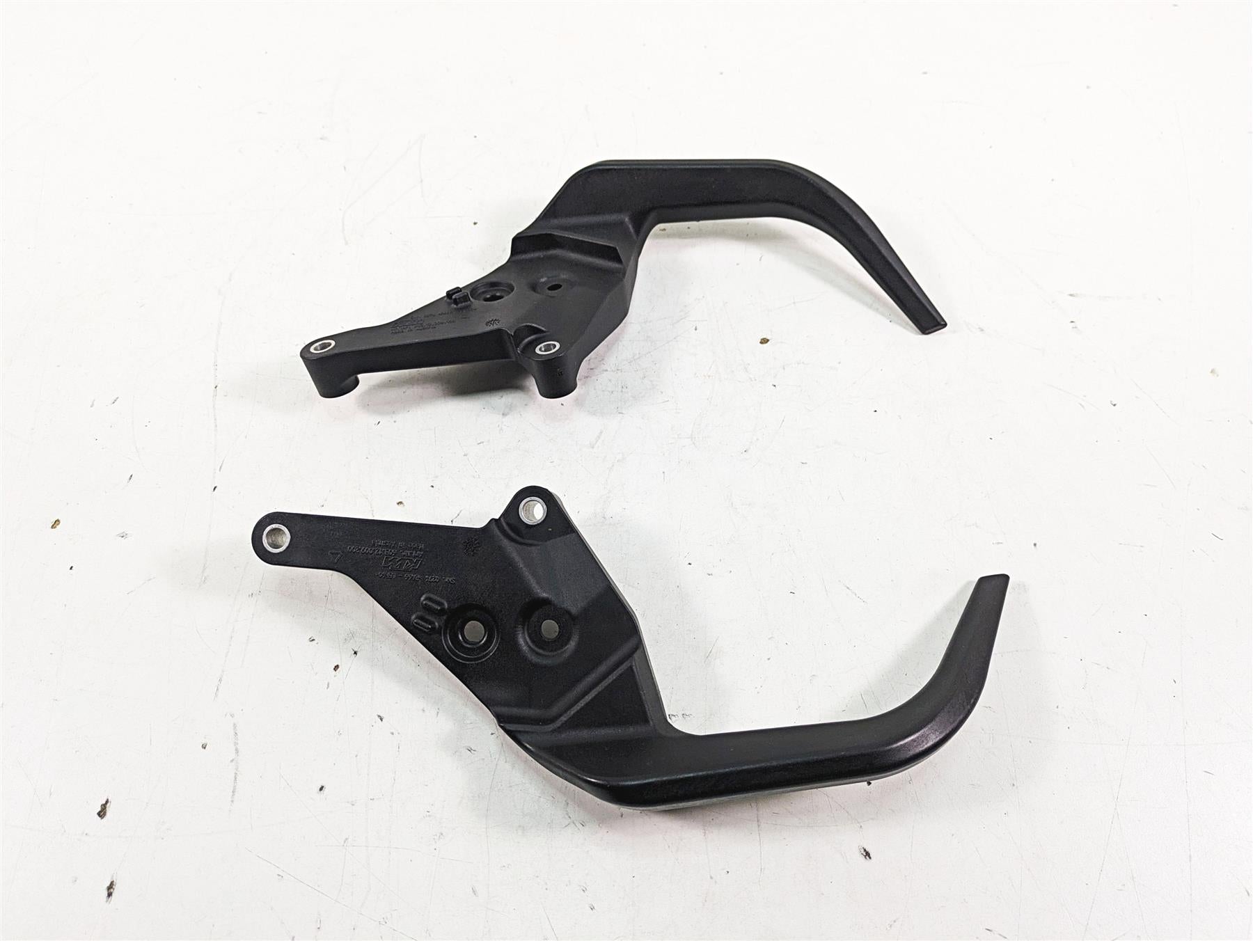 2020 KTM 1290 Super Adventure R Rear Passenger Grab Handle Set 6031200810030 {{ shop.shopifyCountryName }} - Mototech271