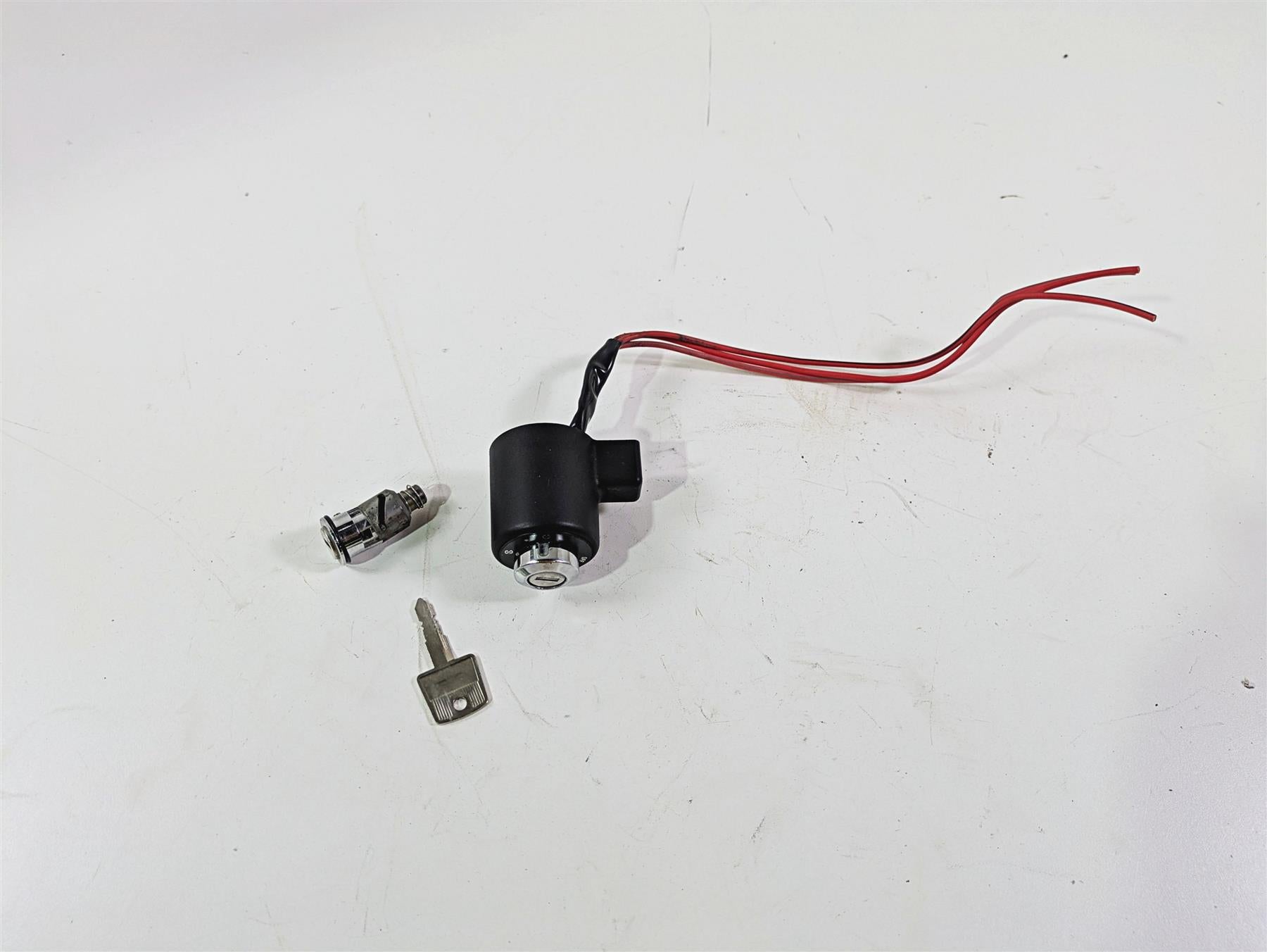 2009 Harley XR1200 Sportster Ignition Switch Steering Lock Key Set 48154-05