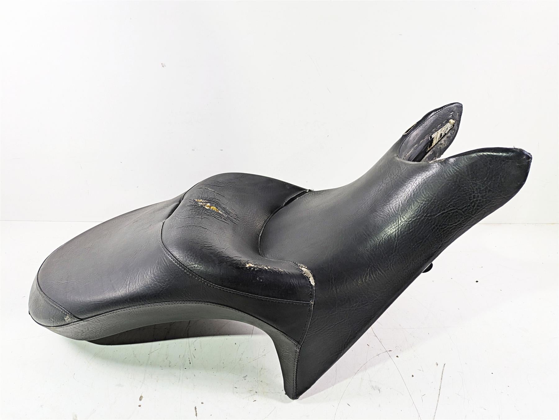 2012 Victory Cross Country Driver Rider Seat Saddle - Read 2684744 5438107 {{ shop.shopifyCountryName }} - Mototech271