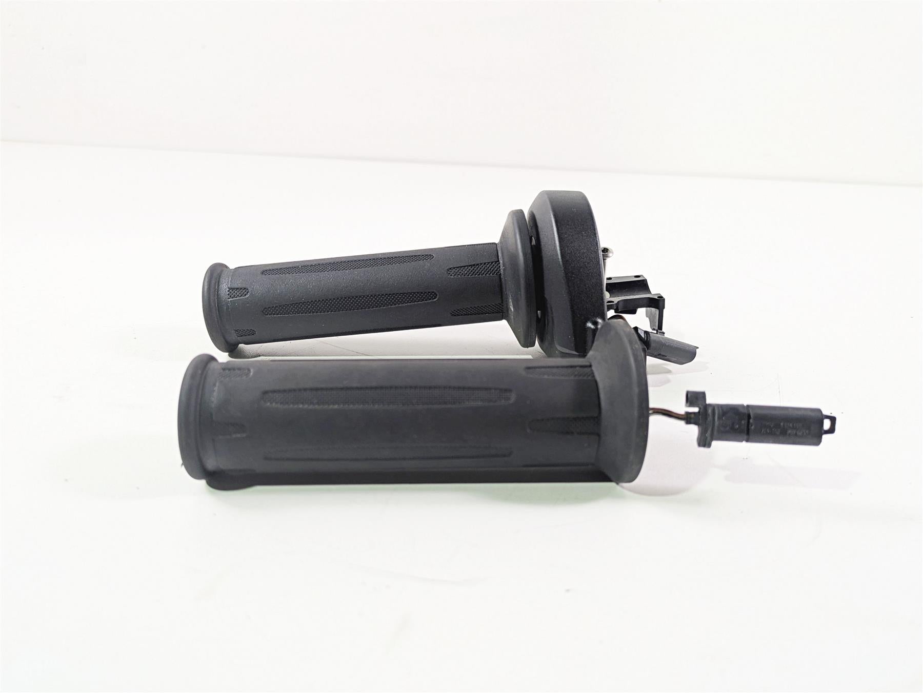 2016 BMW R1200RT K52 Heated Hand Grip Set Cruise Control 61318552117 61318552124 {{ shop.shopifyCountryName }} - Mototech271