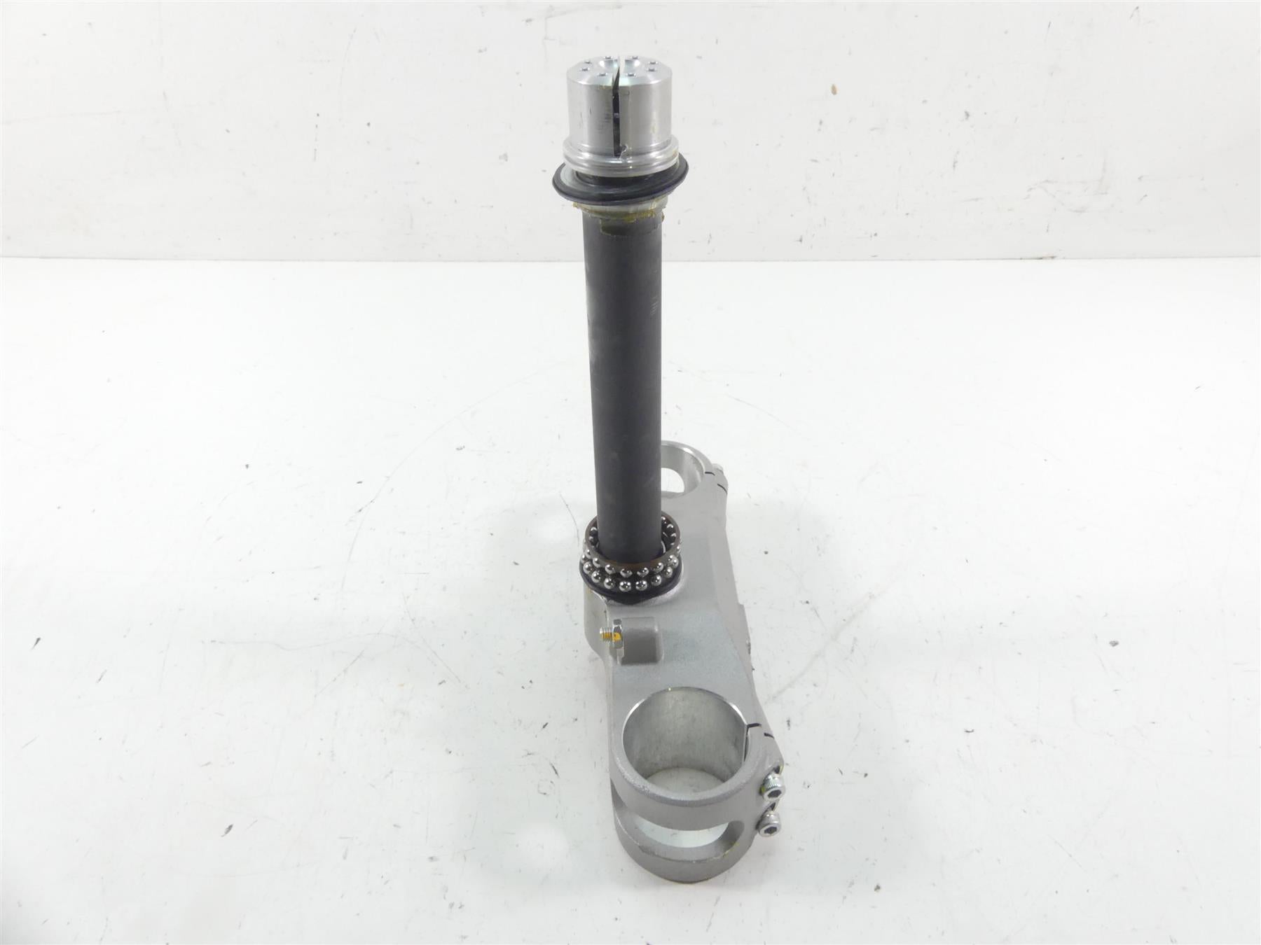 2020 Ducati Multistrada 1260 Enduro Lower Triple Tree Steering Clamp 34221141AA {{ shop.shopifyCountryName }} - Mototech271