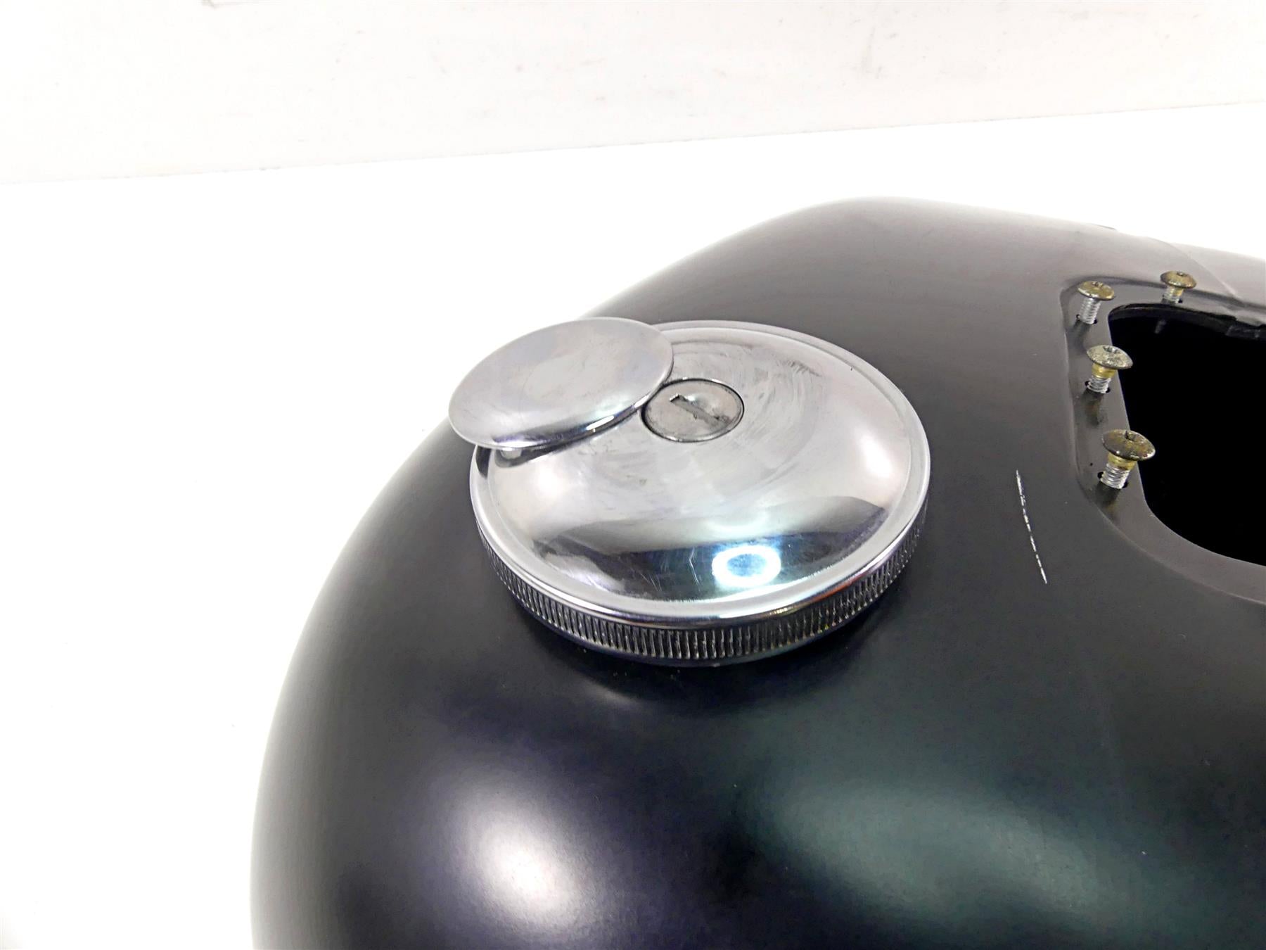 2011 Harley Softail FXS Blackline Fuel Gas Petrol Tank - No Dents 61000694 {{ shop.shopifyCountryName }} - Mototech271