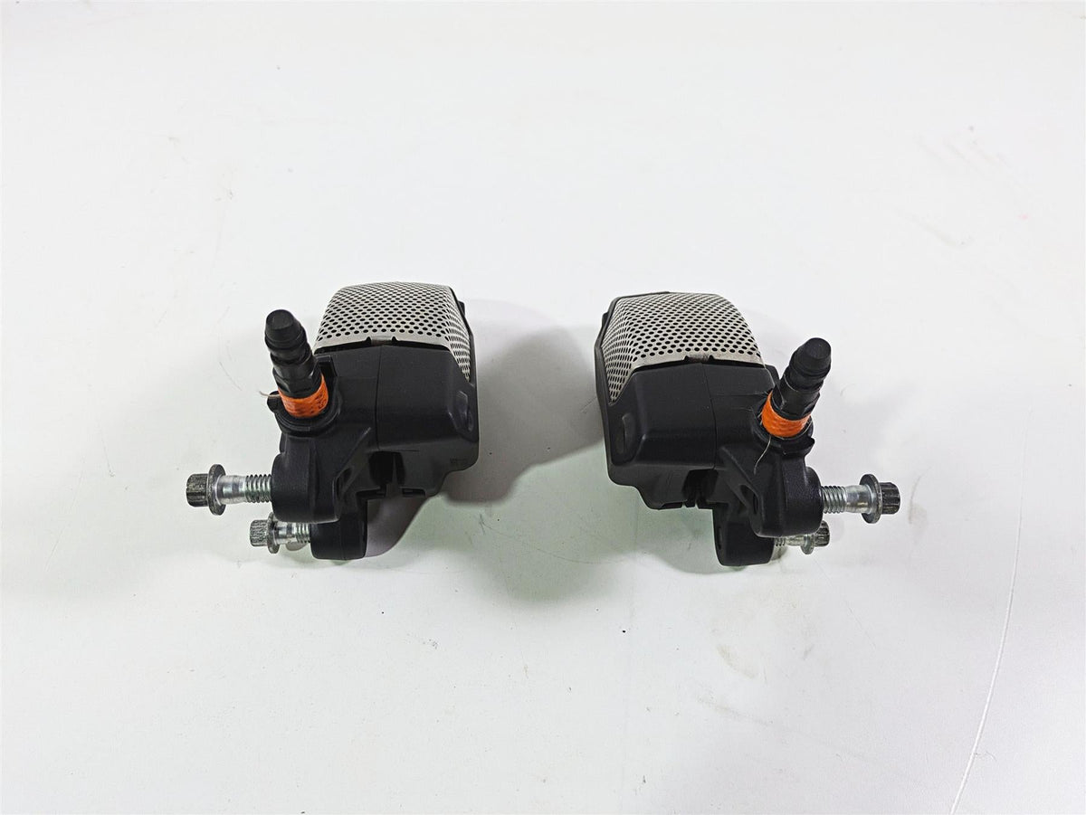 2016 Harley VRSCDX Night Rod Front Brake Caliper Set 44731-08 44732-08 {{ shop.shopifyCountryName }} - Mototech271