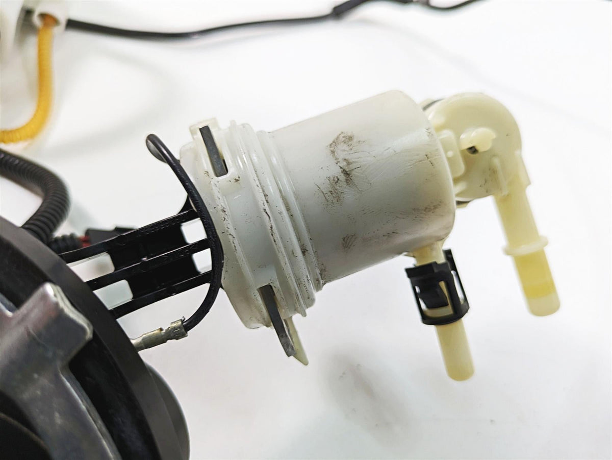 2013 Harley Touring FLHX Street Glide Fuel Gas Petrol Pump 62908-08 75069-08C {{ shop.shopifyCountryName }} - Mototech271