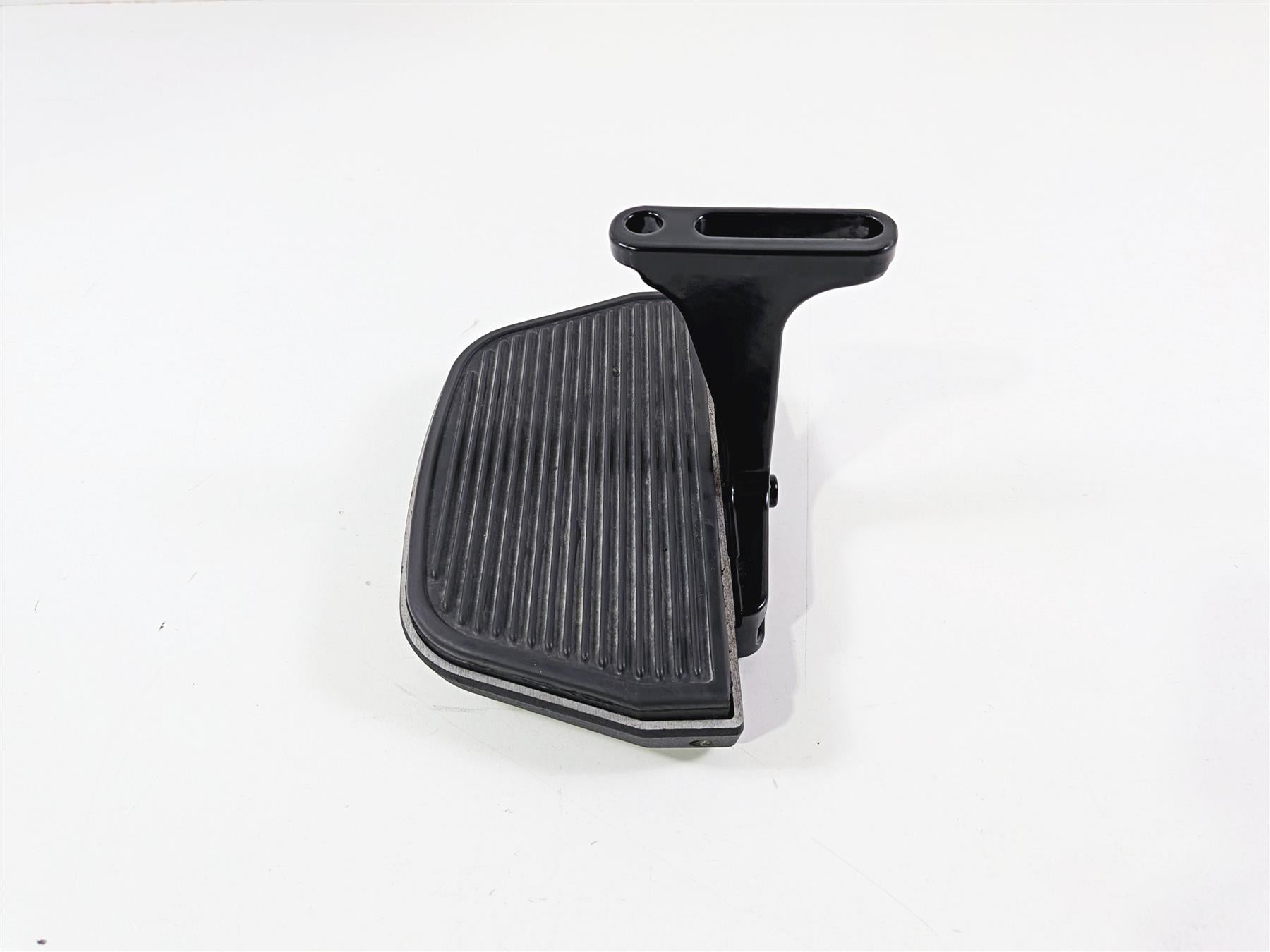 2018 Harley Touring FLHTCU Electra Glide Left Rear Passenger Floor Board 52719-10-Mototech271