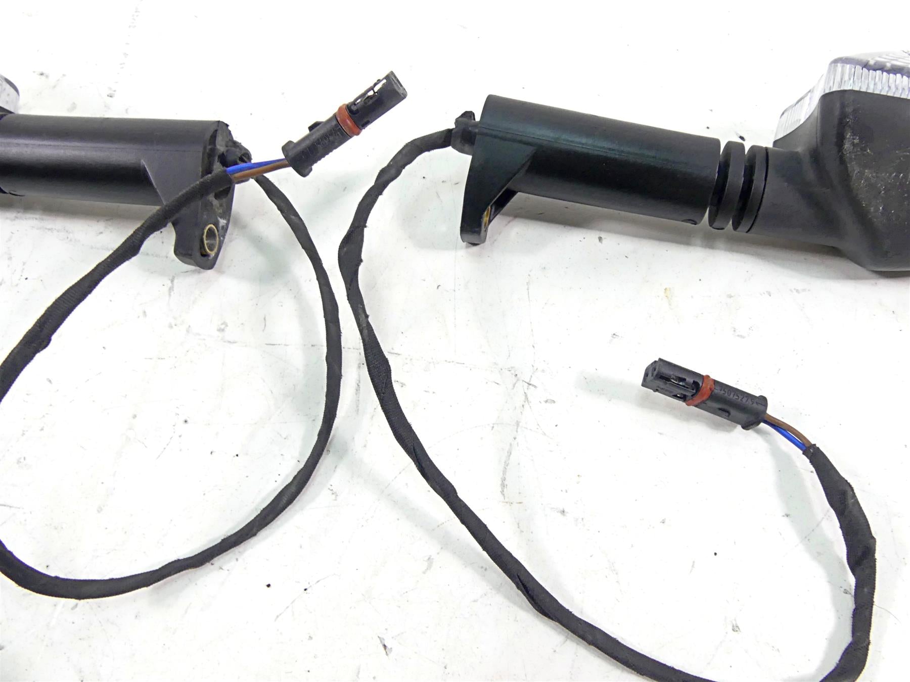 2015 BMW R1200GS GSW K50 Front Blinker Turn Signal Set 63138534355 {{ shop.shopifyCountryName }} - Mototech271