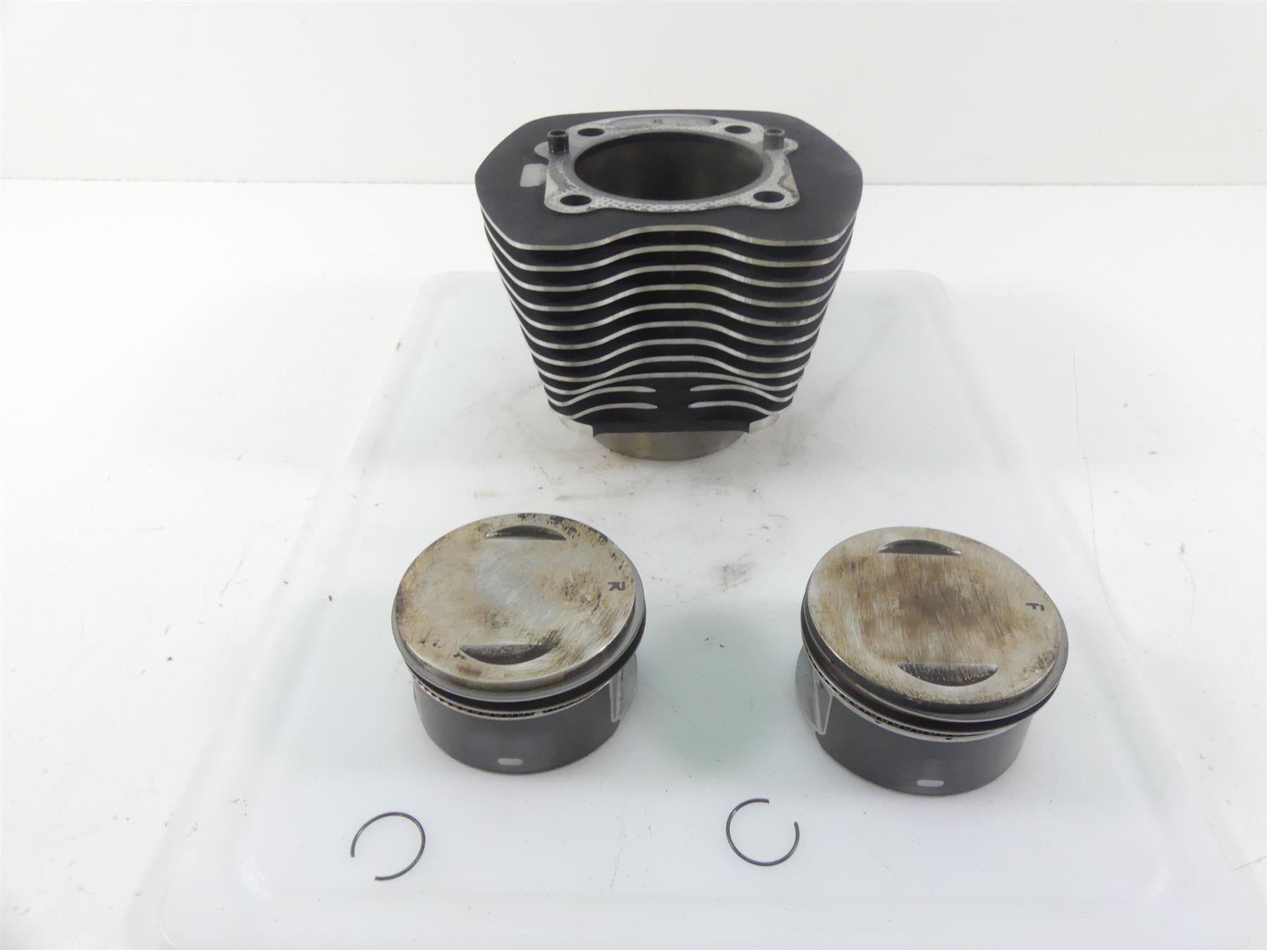 2006 Harley Touring FLHTCUI Electra Glide Rear 88ci Cylinder + Pistons 21930-99 | Mototech271
