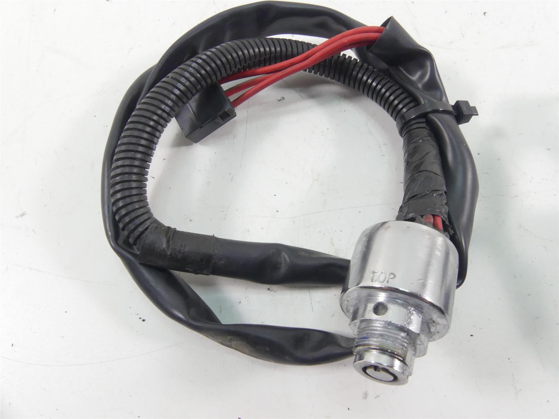 2008 Harley FXCWC Softail Rocker C Ignition Switch Steering Key Lock Set 71792-08 {{ shop.shopifyCountryName }} - Mototech271
