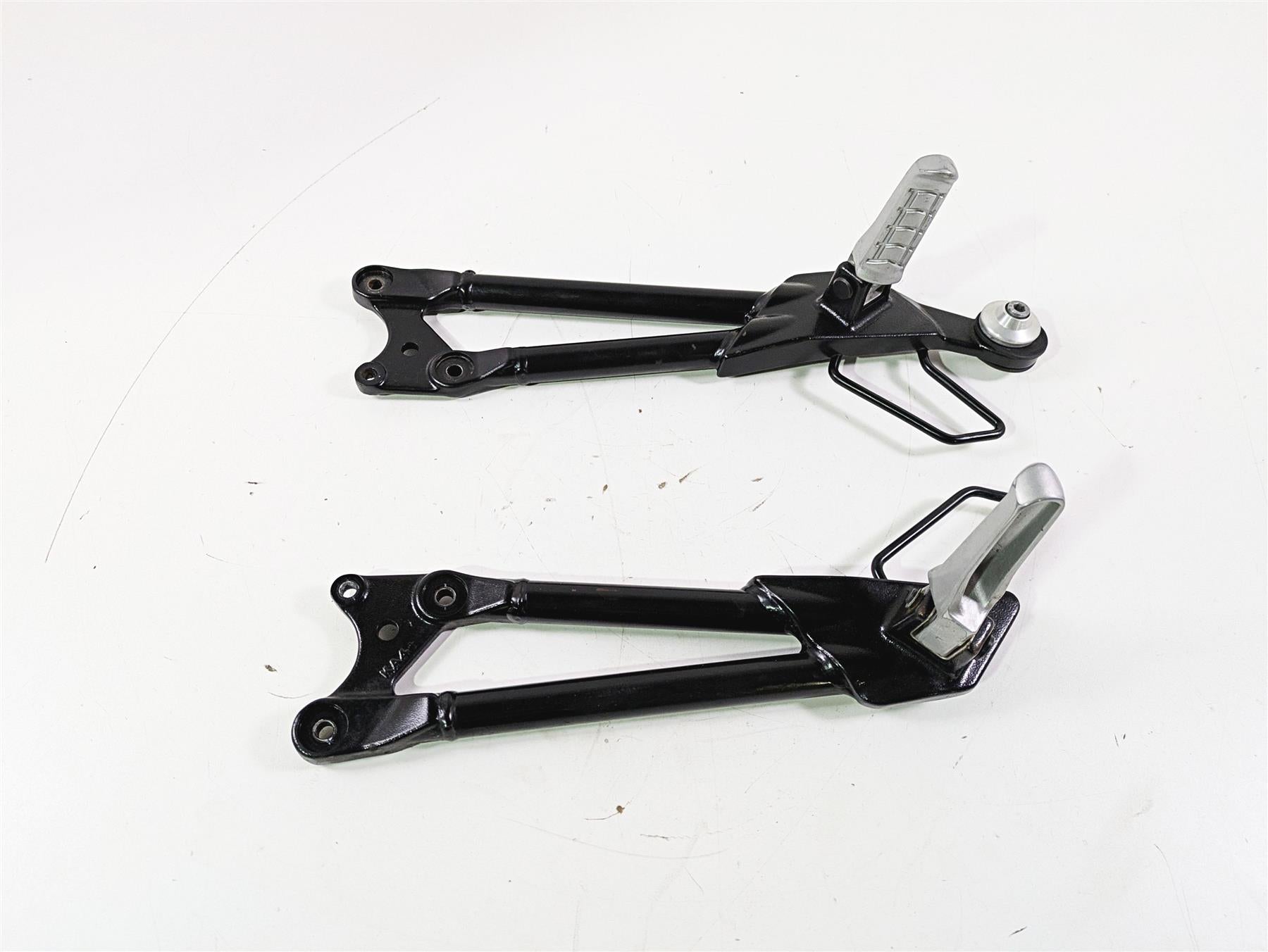 2019 BMW G310GS K02 Rear Footpeg Rest & Mounts Set 46718560597 46718560598 {{ shop.shopifyCountryName }} - Mototech271
