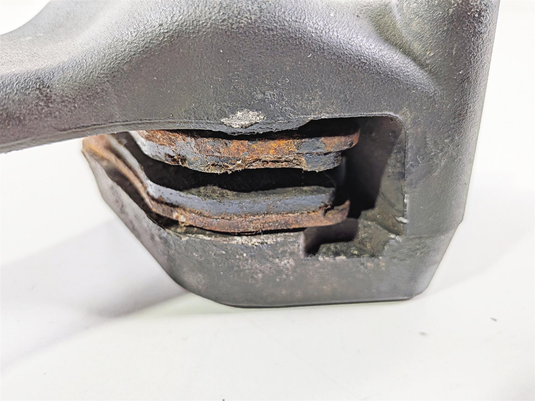 2002 Harley Davidson XLH883 Sportster Rear Brake Caliper- Read 40925-00A {{ shop.shopifyCountryName }} - Mototech271