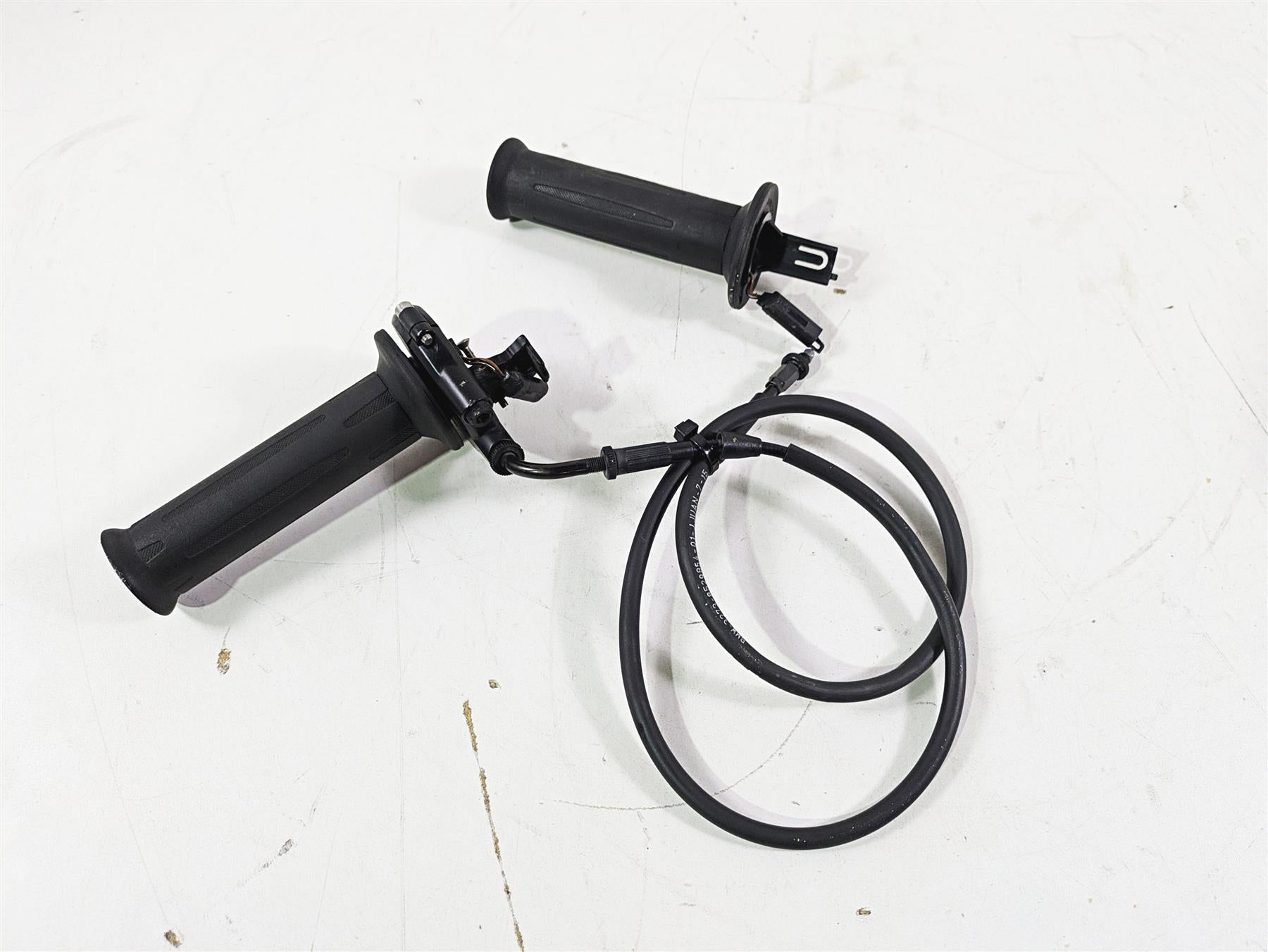 2016 BMW F800R K73 Left Right Hand Heated Grip Set 61317708227 61317708228 {{ shop.shopifyCountryName }} - Mototech271