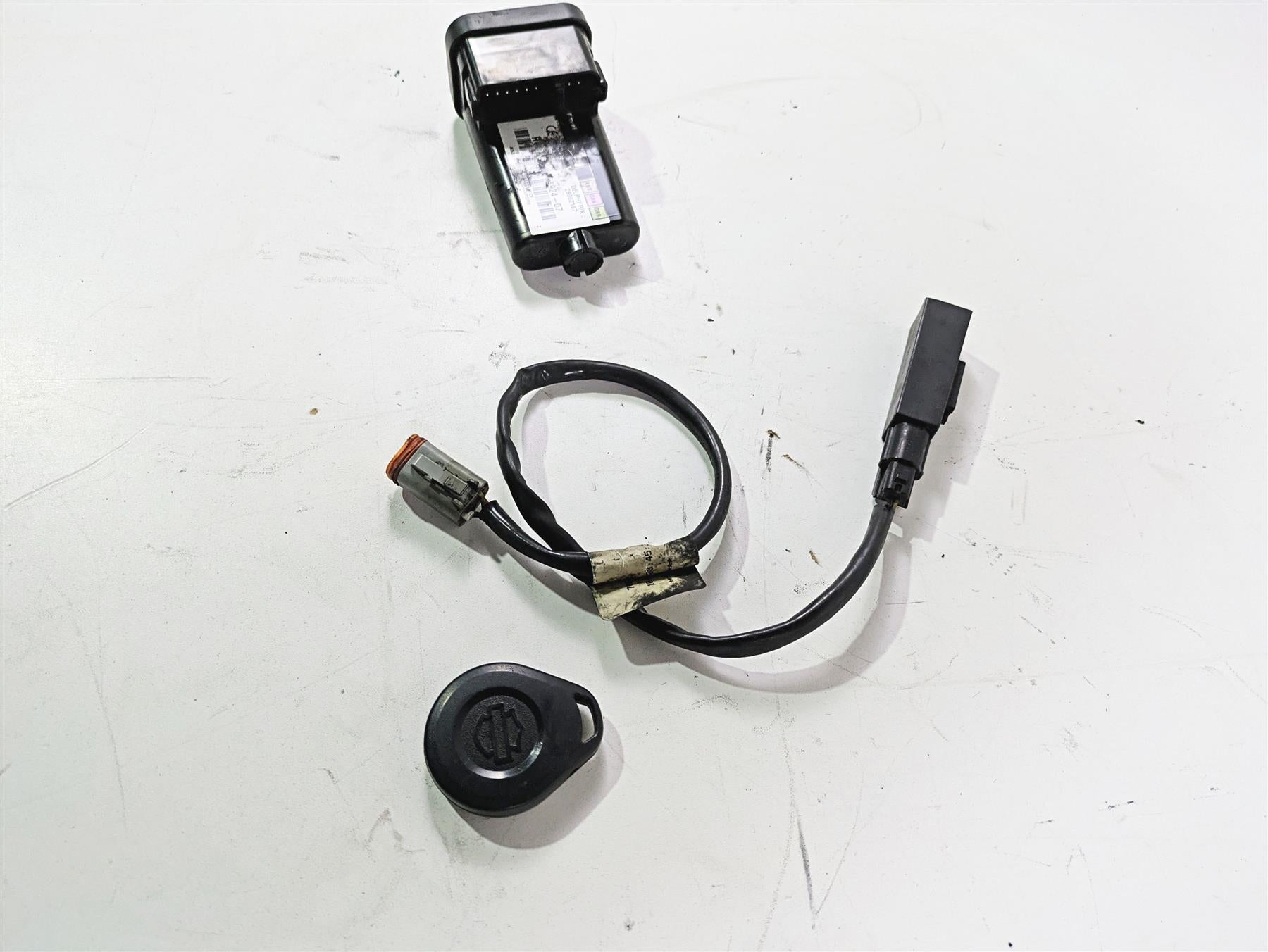 2009 Harley Touring FLHX Street Glide Tssm Security Module Fob Antenna 68924-07 {{ shop.shopifyCountryName }} - Mototech271