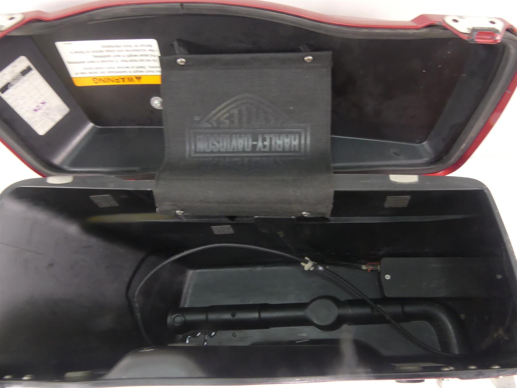 2007 Harley Touring FLHTCU SE CVO Electra Glide Right Saddlebag Case 88277-07 {{ shop.shopifyCountryName }} - Mototech271