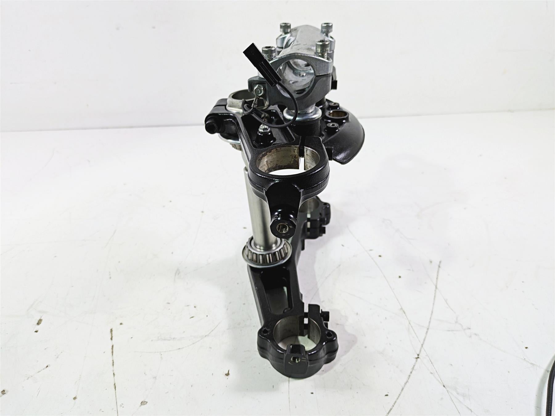2016 Harley Touring FLTRX Road Glide Triple Tree Riser Lower Tubes Set 45900091A {{ shop.shopifyCountryName }} - Mototech271