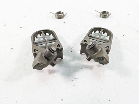2007 BMW R1200GS K255 Adv Front Footpeg Foot Peg Rest Set 46717694557 {{ shop.shopifyCountryName }} - Mototech271