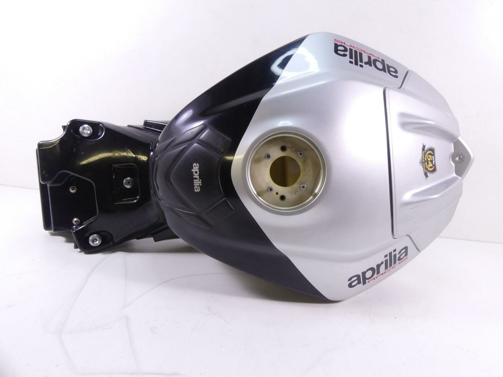 2016 Aprilia RSV 1100 Tuono V4 RR Fuel Gas Petrol Tank & Cover 2H000880000Z4 {{ shop.shopifyCountryName }} - Mototech271